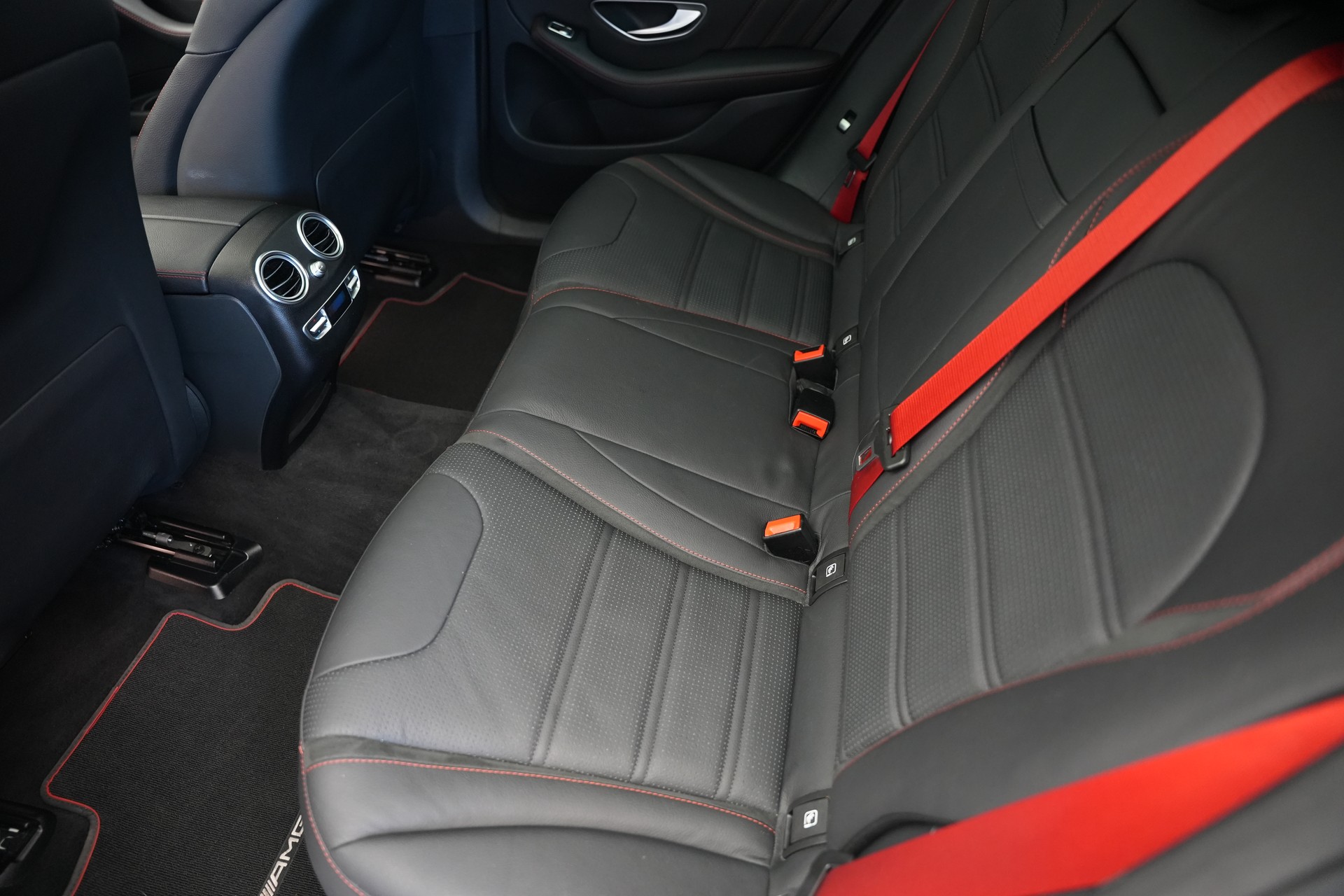 MERCEDES-BENZ GLC 43 AMG 4Matic 9G-Tronic *CH-Fahrzeug* *Luftfahrwerk*-image-15