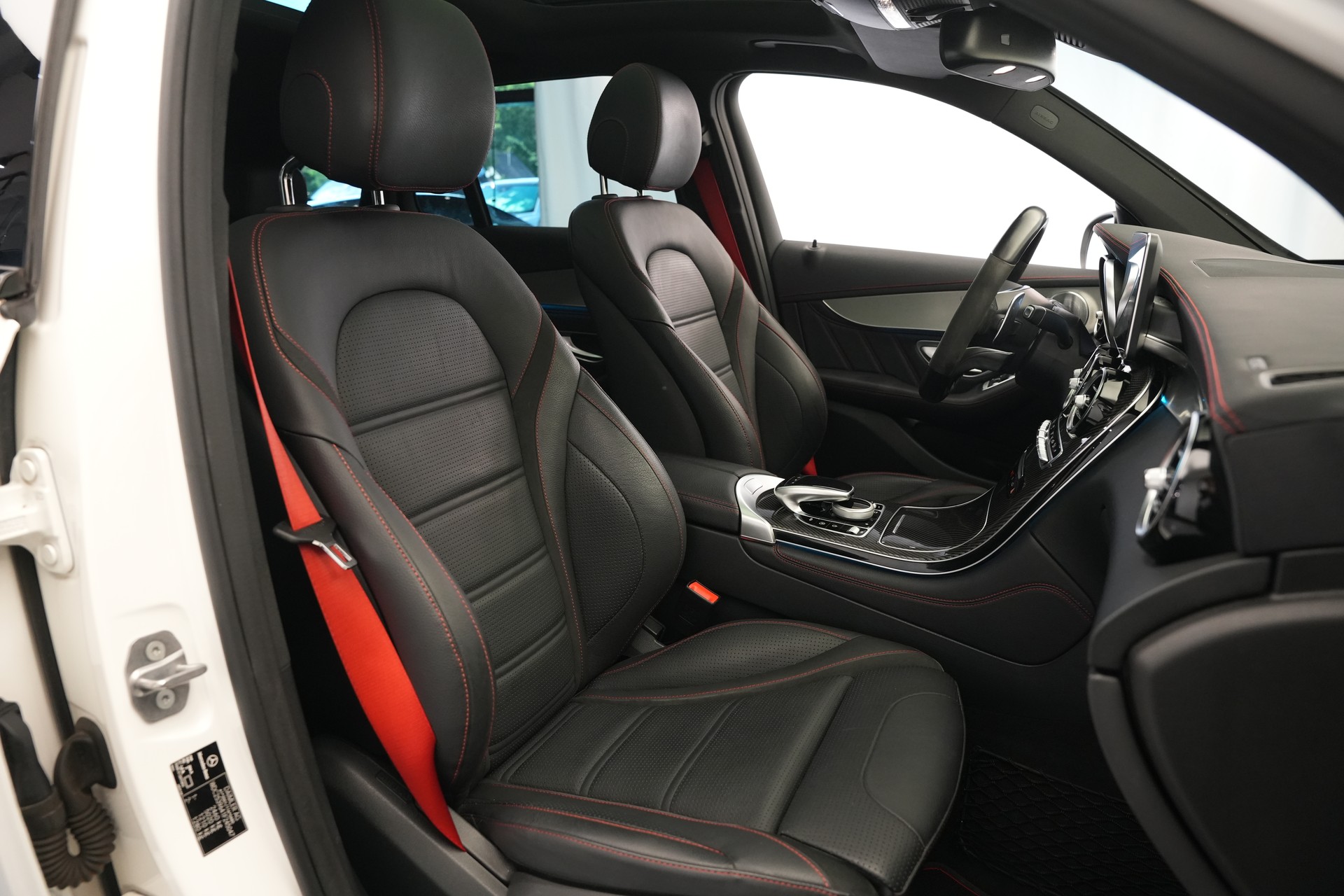MERCEDES-BENZ GLC 43 AMG 4Matic 9G-Tronic *CH-Fahrzeug* *Luftfahrwerk*-image-13