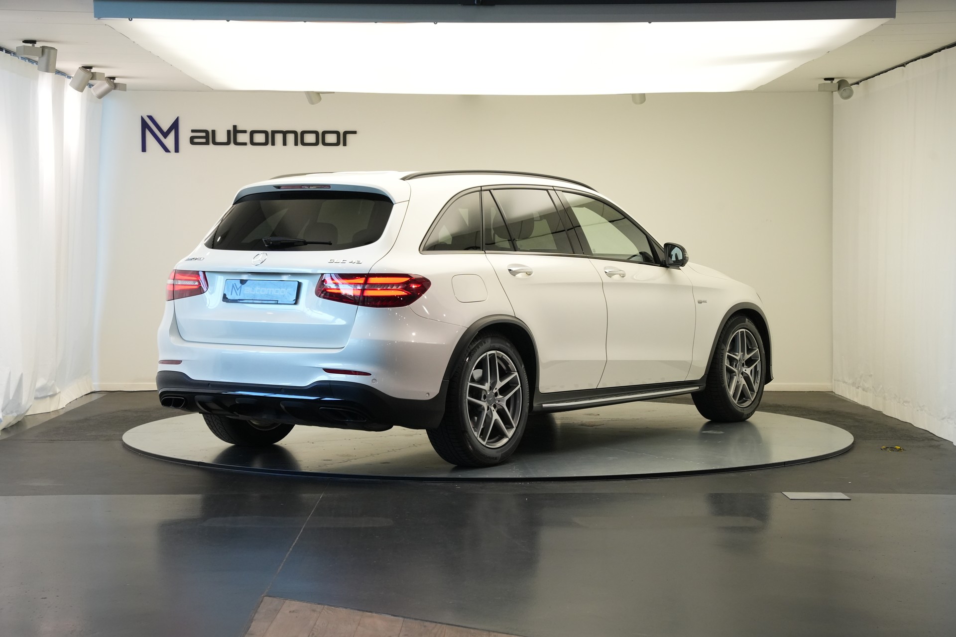 MERCEDES-BENZ GLC 43 AMG 4Matic 9G-Tronic *CH-Fahrzeug* *Luftfahrwerk*-image-4