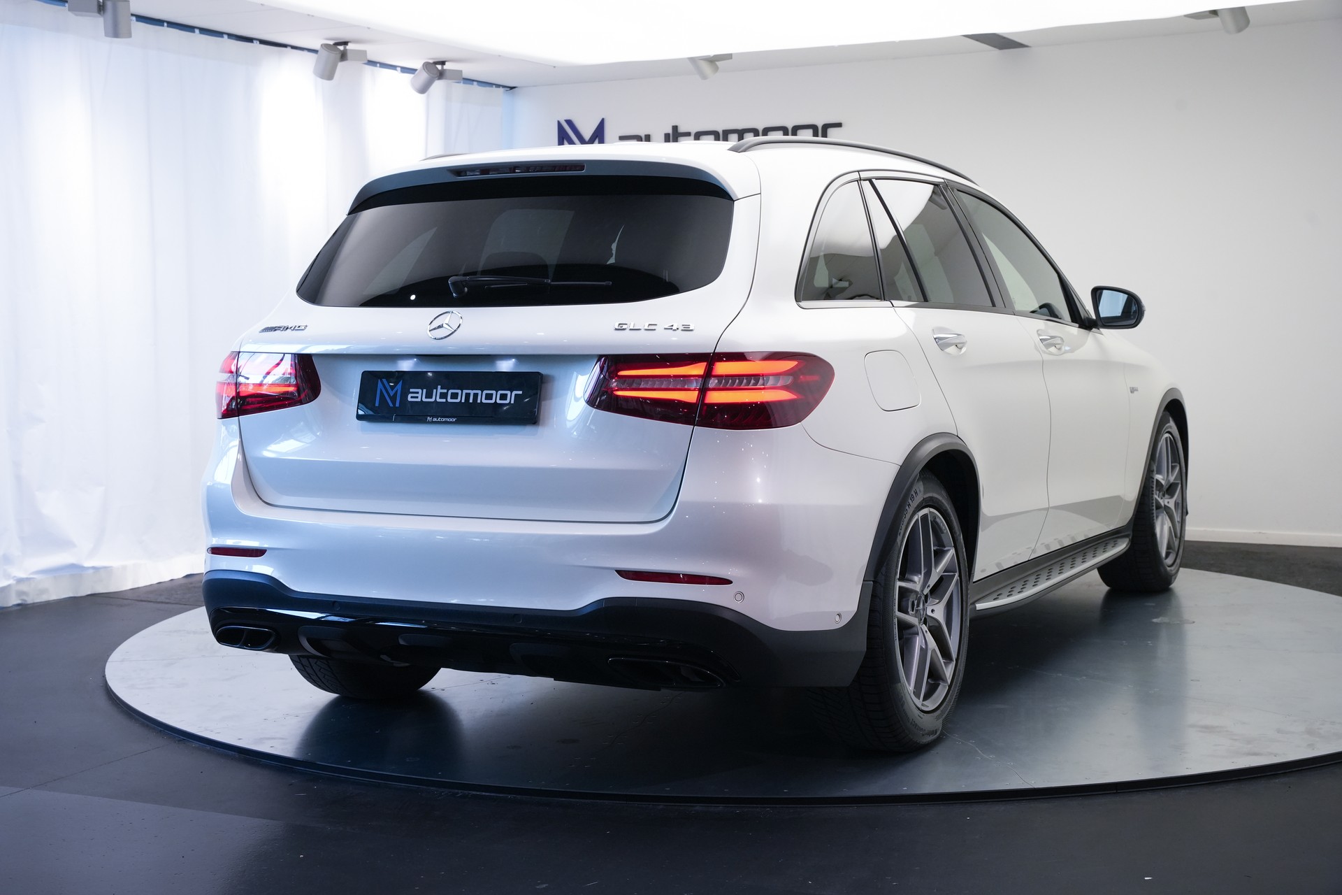 MERCEDES-BENZ GLC 43 AMG 4Matic 9G-Tronic *CH-Fahrzeug* *Luftfahrwerk*-image-40