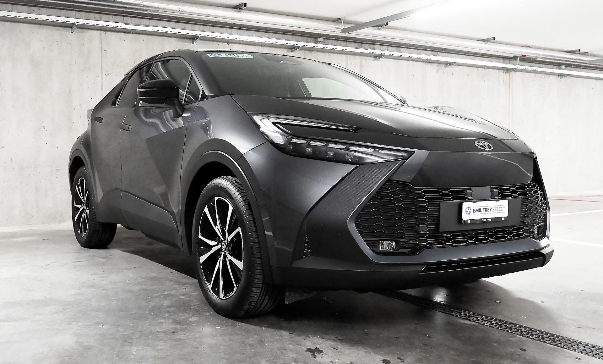 TOYOTA C-HR 2.0 PHEV Swiss Edition-image-9