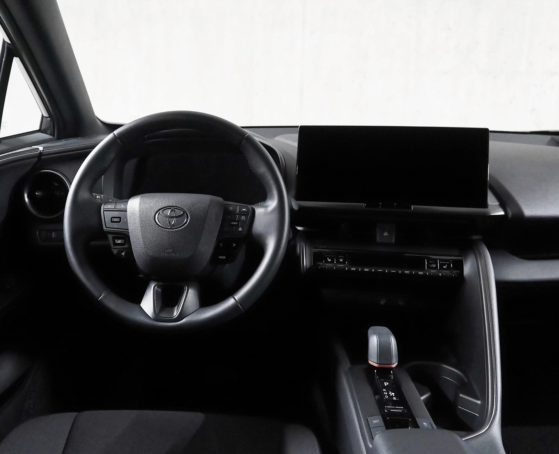TOYOTA C-HR 2.0 PHEV Swiss Edition-image-4