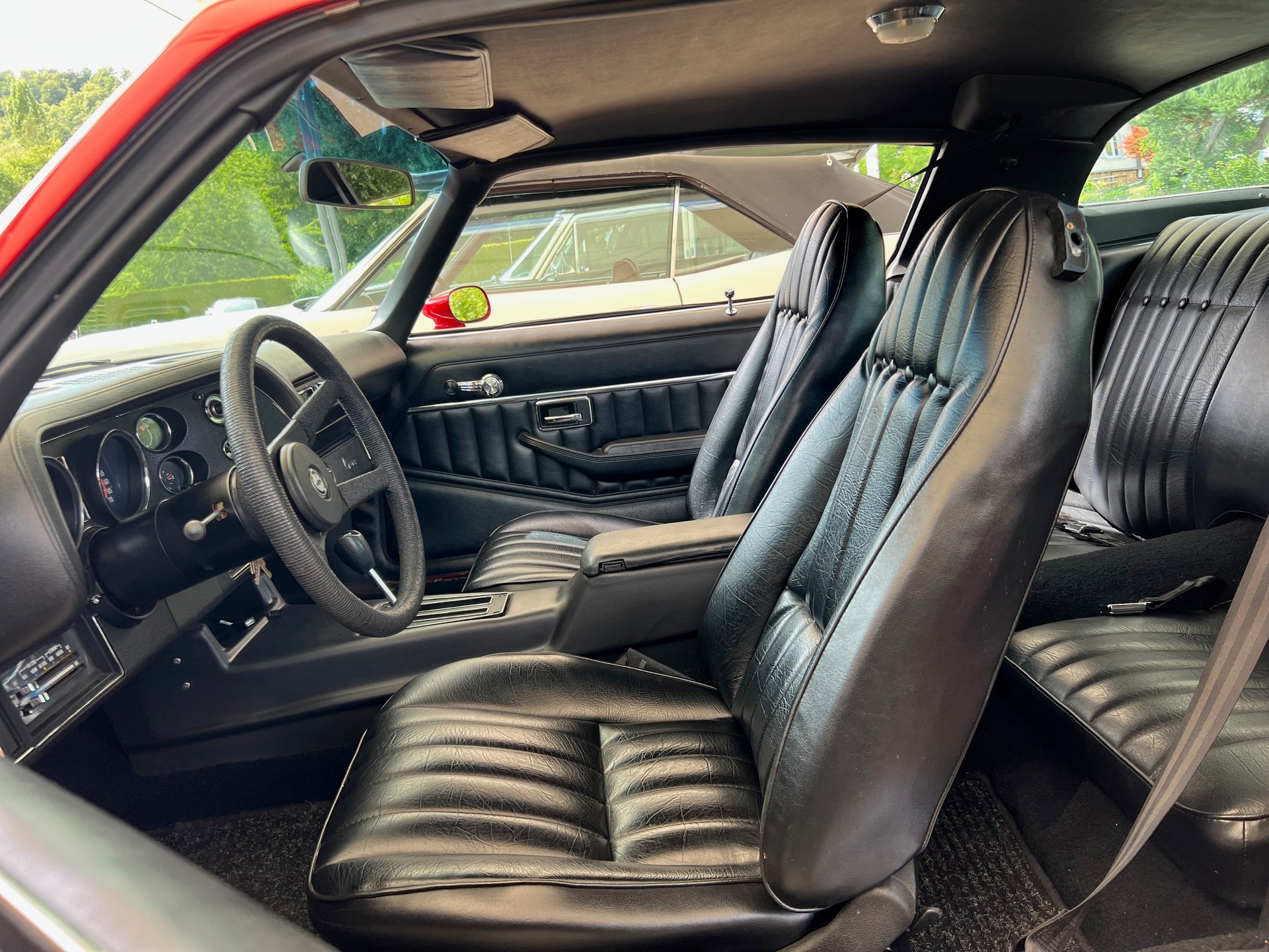 CHEVROLET Camaro LT-image-8