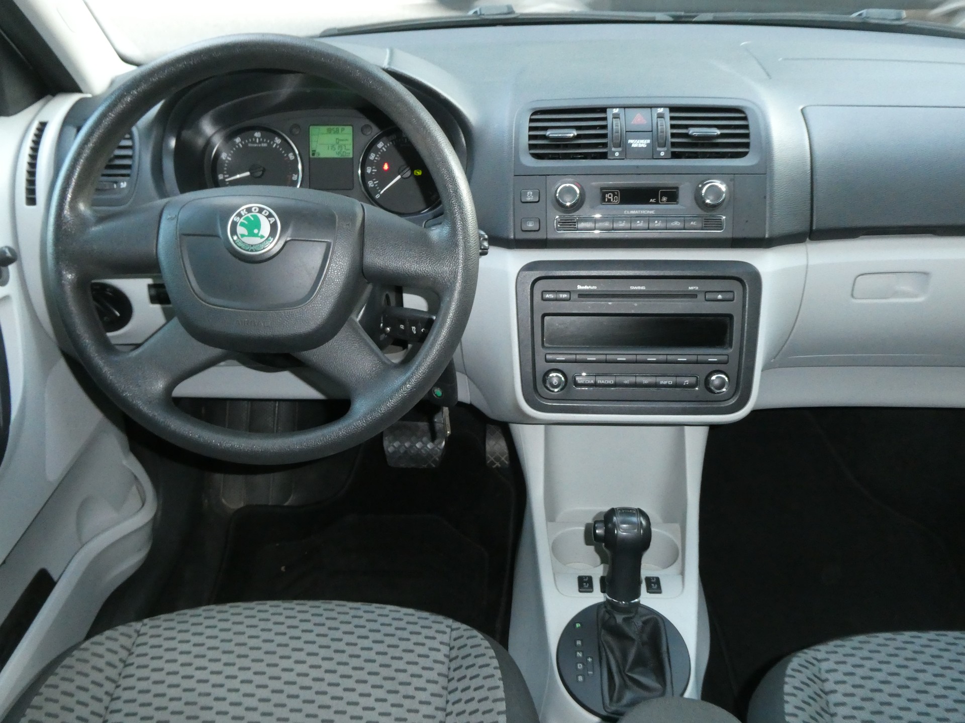 SKODA Fabia 1.2 TSI Ambition Plus DSG-image-11