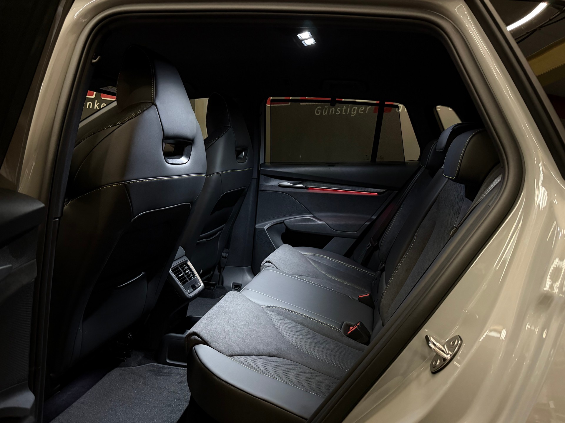SKODA Elroq RS 4x4-image-13