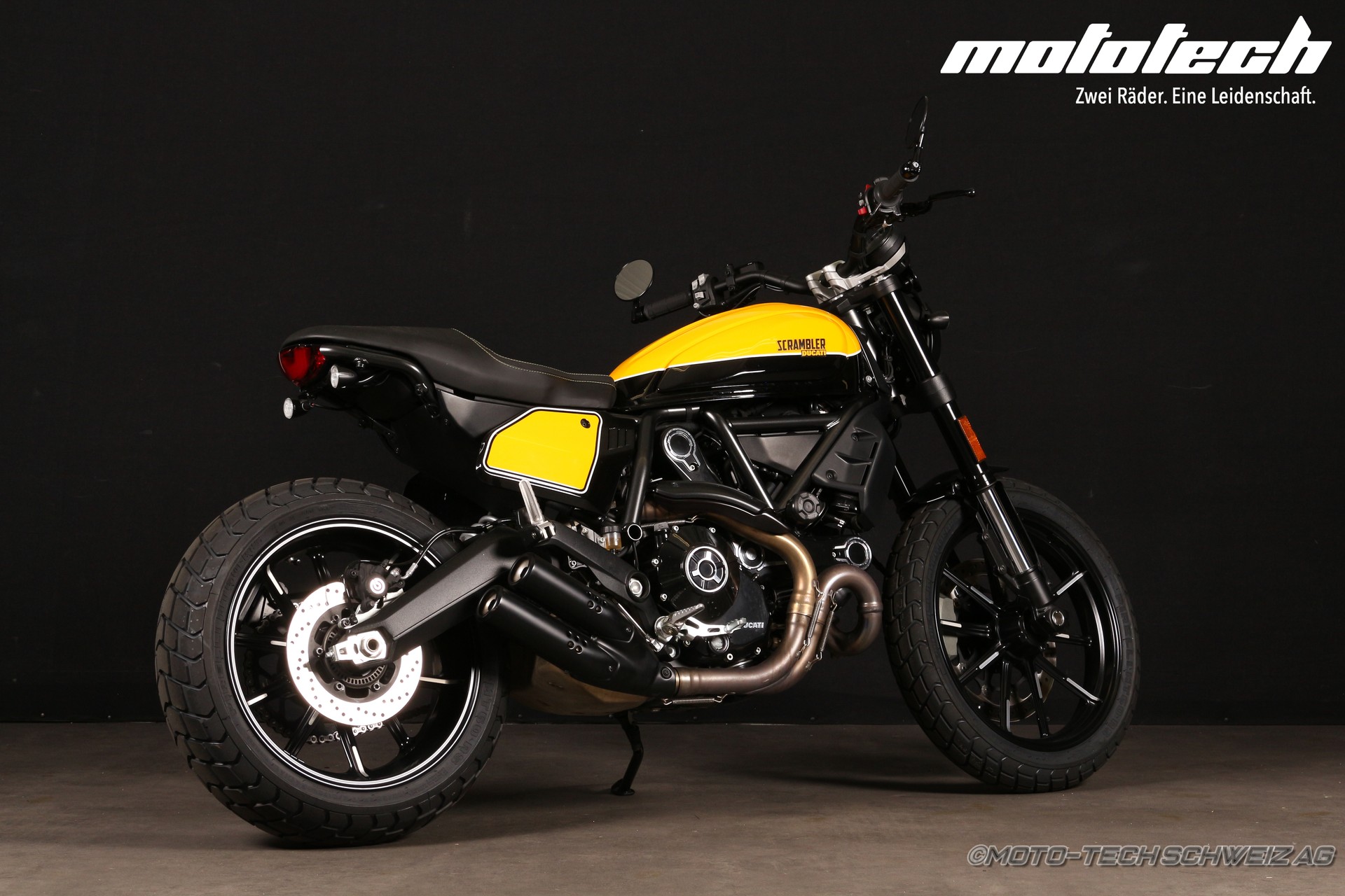 DUCATI Scrambler 800 Full Throttle-showroom-element-2