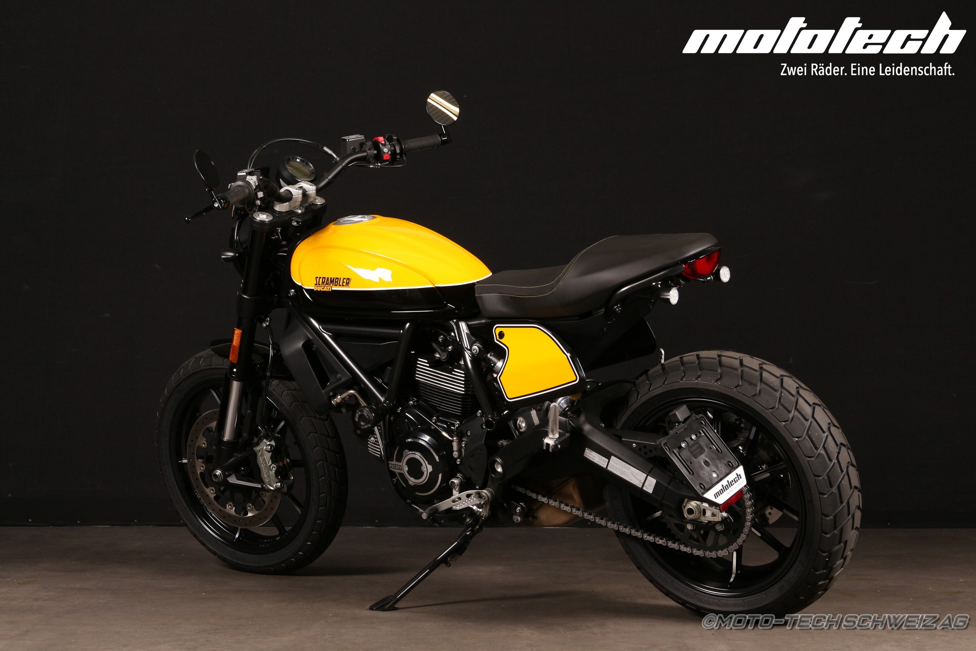 DUCATI Scrambler 800 Full Throttle-showroom-element-3