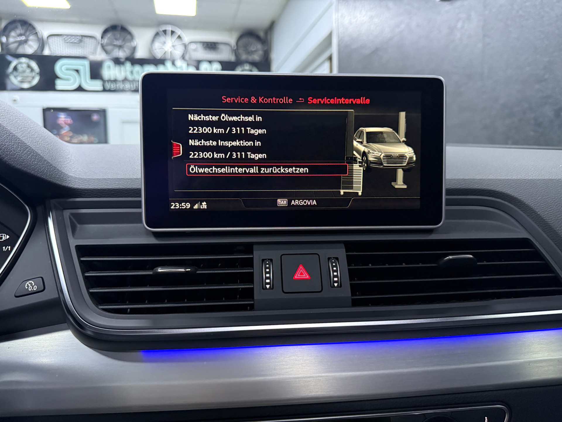 AUDI Q5 2.0 TDI sport quattro S-tronic / Vollausstattung / CH Fz 1 Hand-image-25