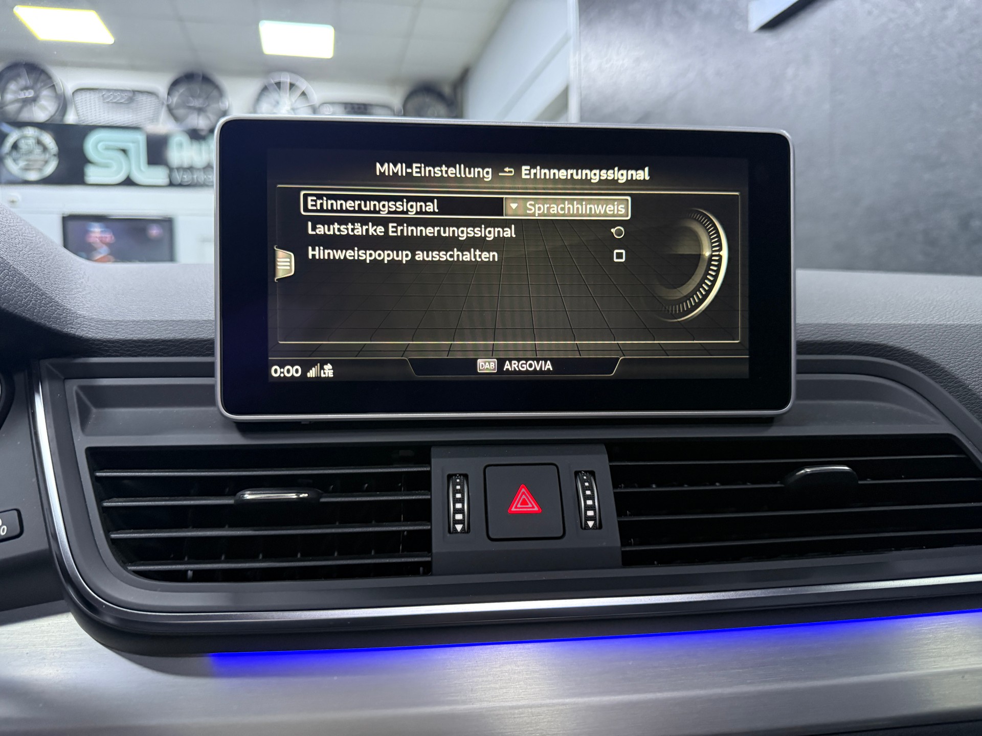 AUDI Q5 2.0 TDI sport quattro S-tronic / Vollausstattung / CH Fz 1 Hand-image-24