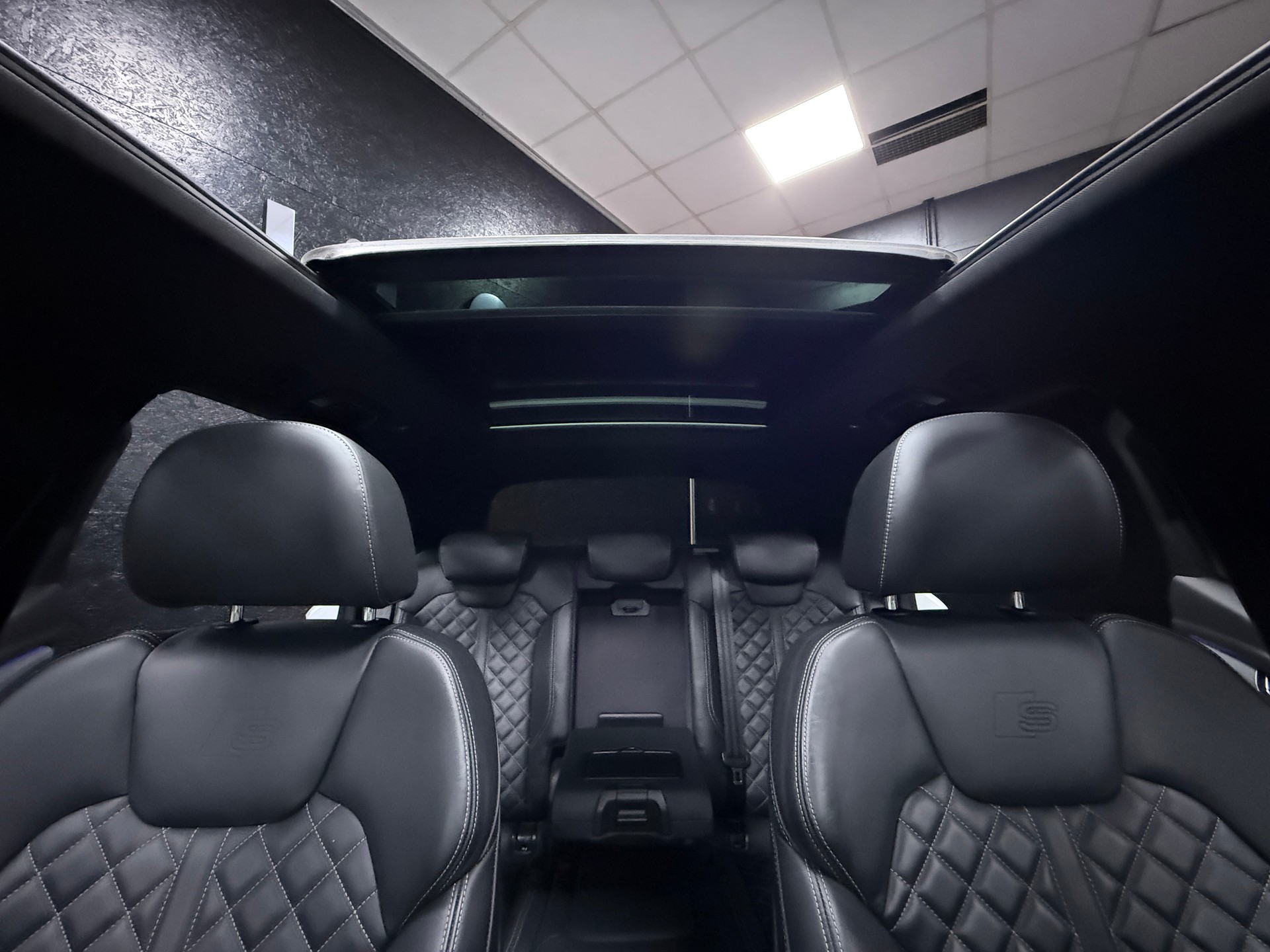AUDI Q5 2.0 TDI sport quattro S-tronic / Vollausstattung / CH Fz 1 Hand-image-19