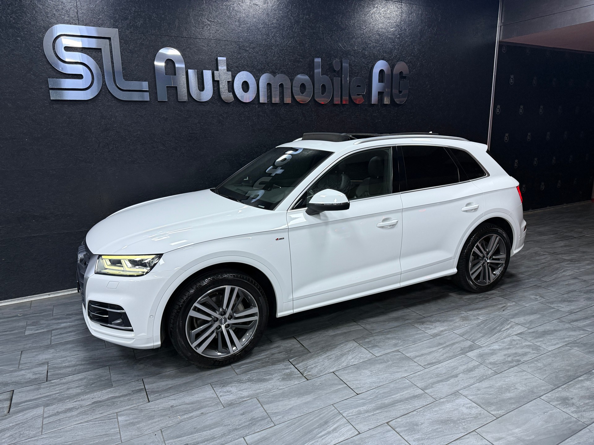 AUDI Q5 2.0 TDI sport quattro S-tronic / Vollausstattung / CH Fz 1 Hand-image-4