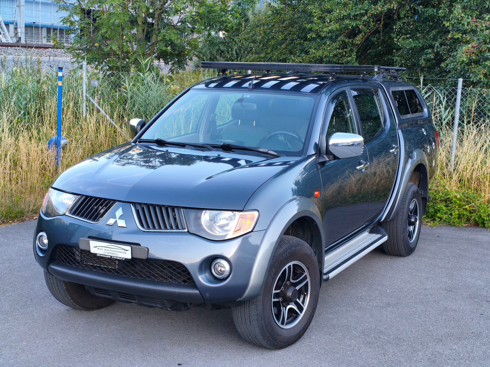 MITSUBISHI L 200 2.5 DID Invite Double Cab-image-0