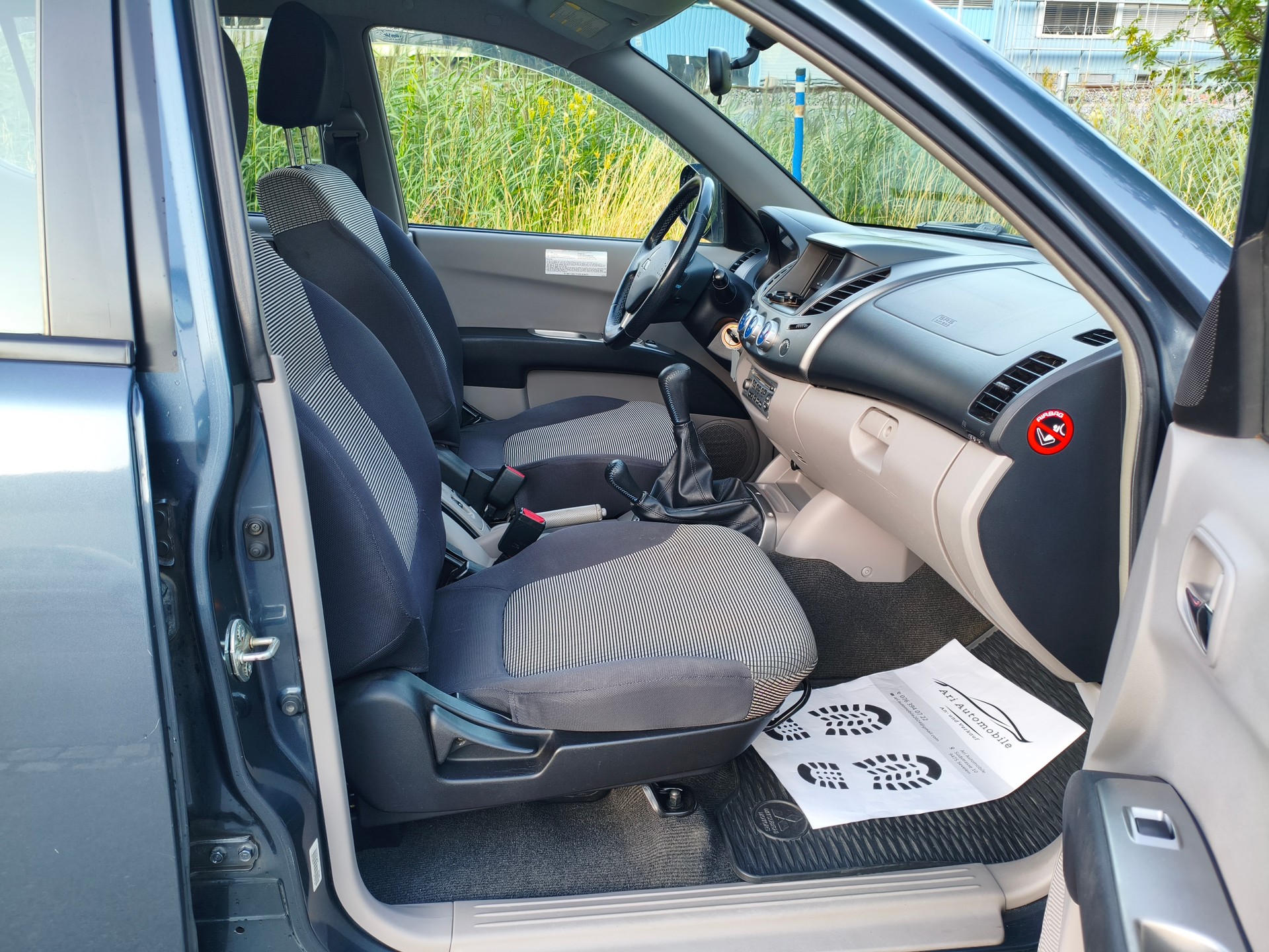 MITSUBISHI L 200 2.5 DID Invite Double Cab-image-13