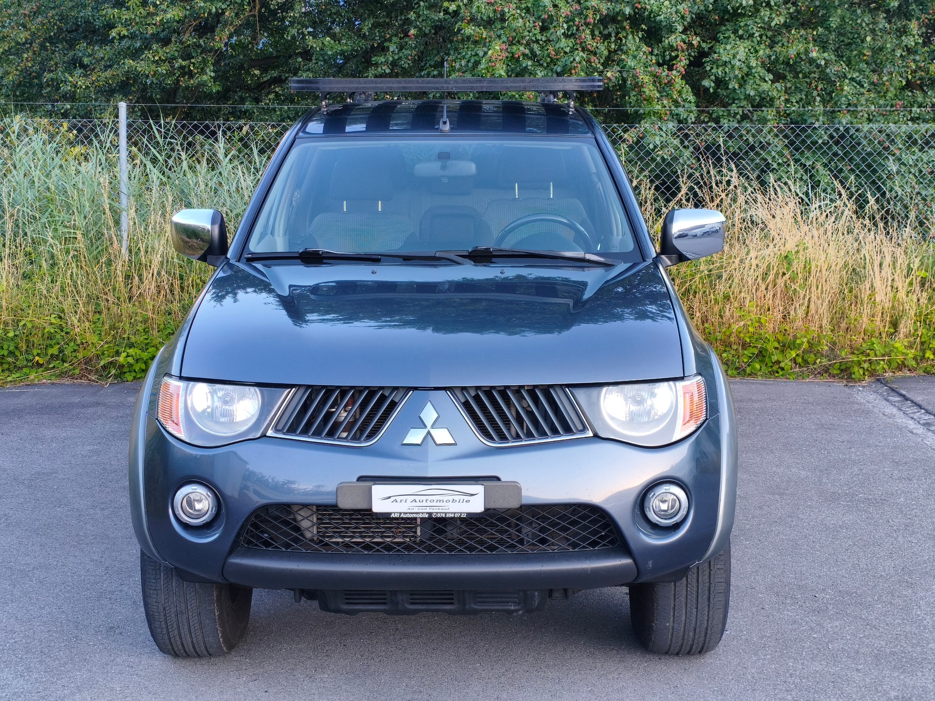 MITSUBISHI L 200 2.5 DID Invite Double Cab-image-2
