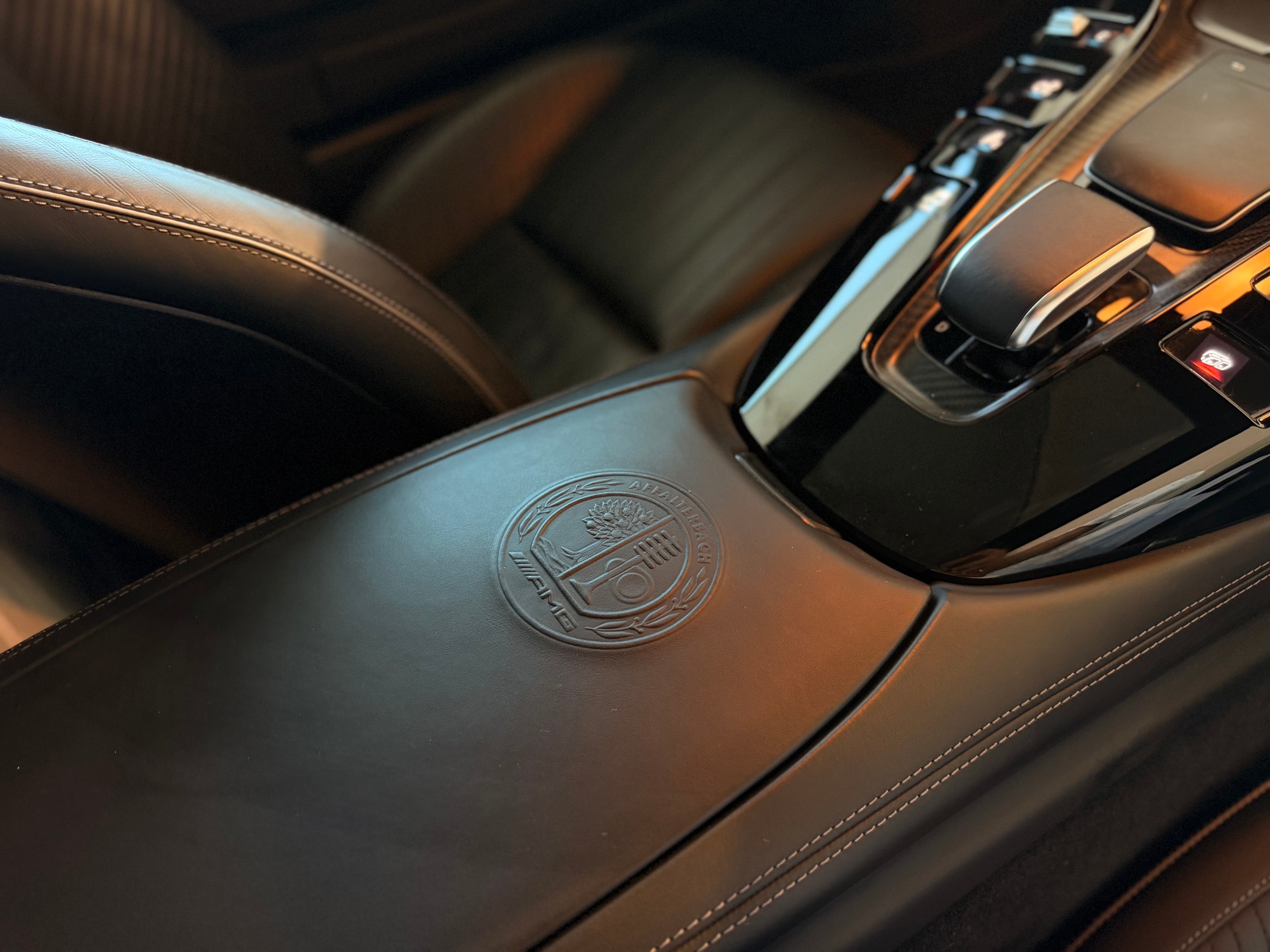 MERCEDES-BENZ AMG GT C Speedshift DCT-image-23