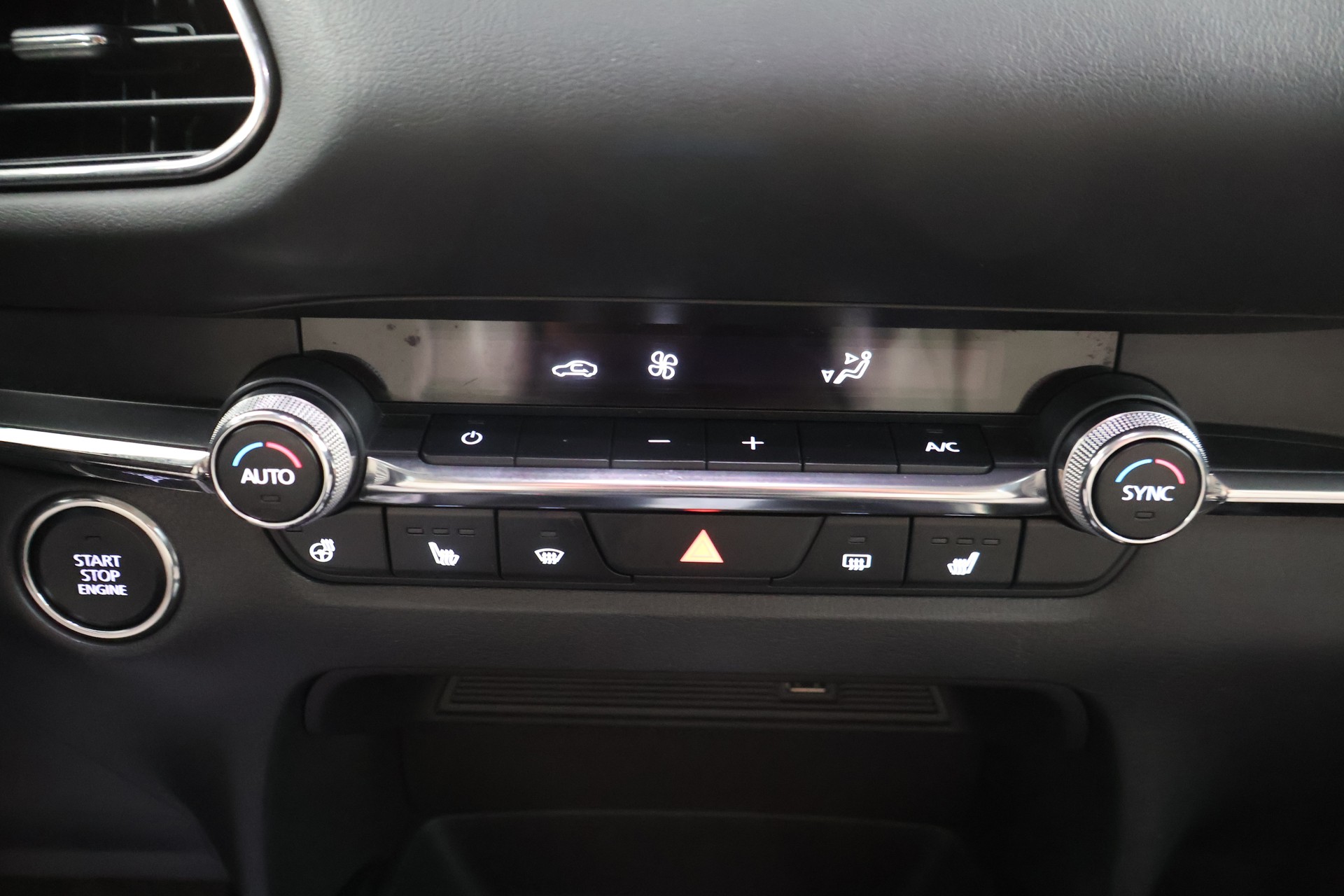 MAZDA CX-30 SKYACTIV-X 186 M Hybrid AWD Revolution Automat-image-17