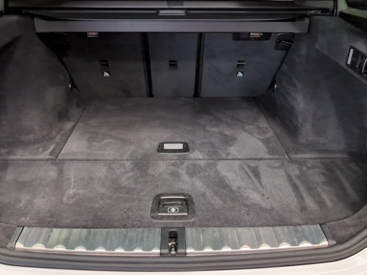 BMW 320d xDr 48V Tour M Sport-image-11