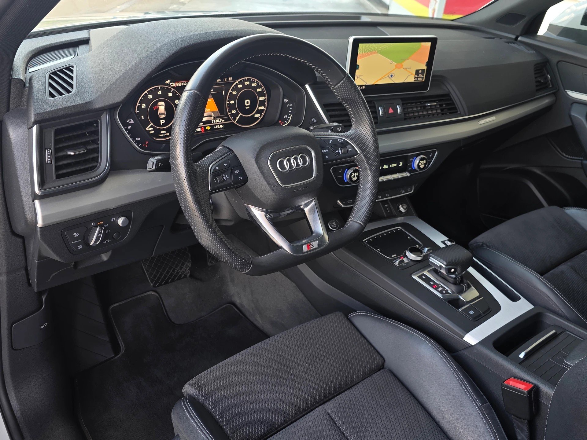 AUDI Q5 55 TFSI e Sport Quattro S-Line * CH-Fahrzeug * Frisch ab MFK * Anhängerkupplung * Panorama * inkl. 1 Jahr Garantie *-image-10