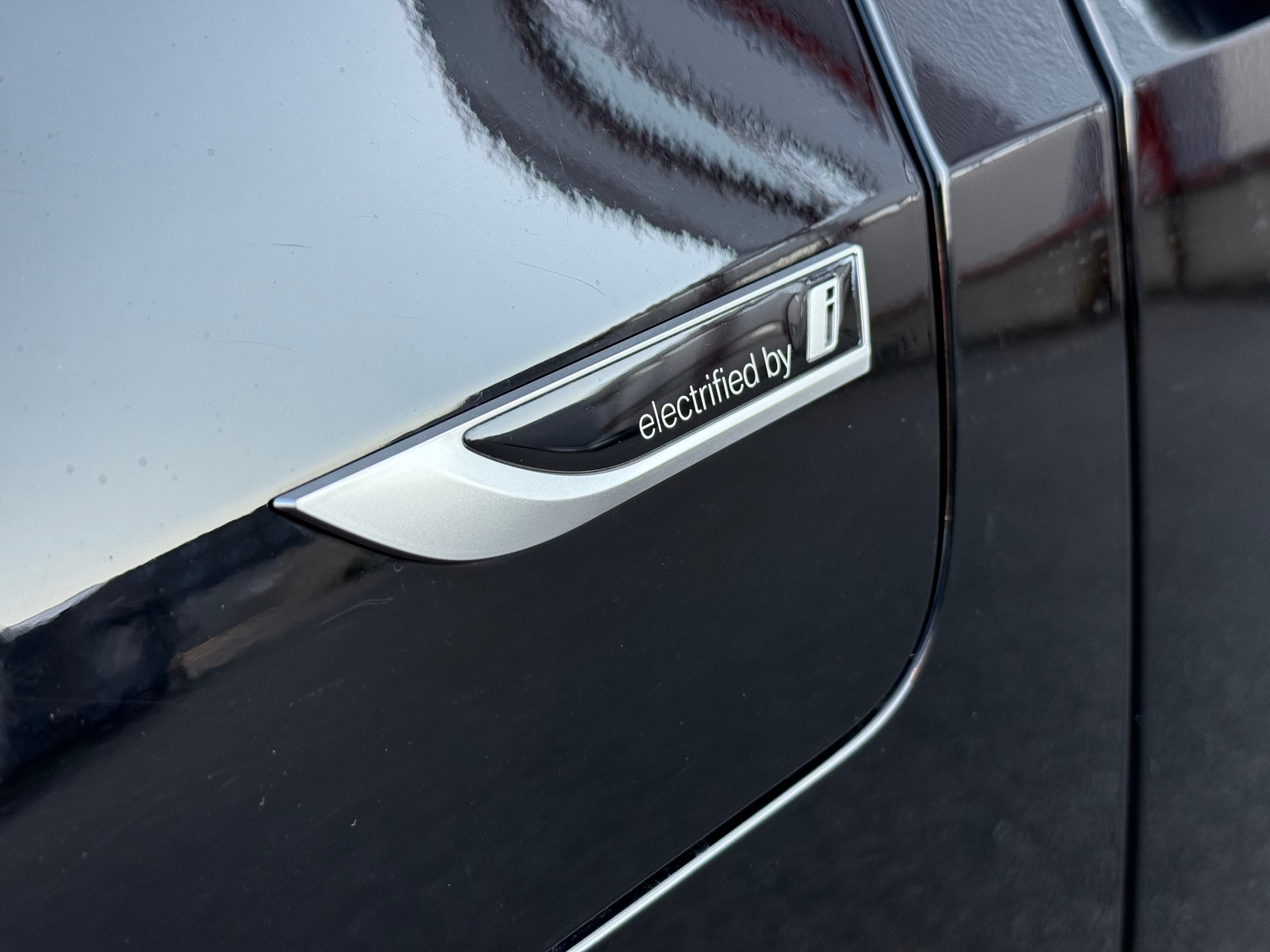 BMW 230e xDrive Active Tourer-image-1