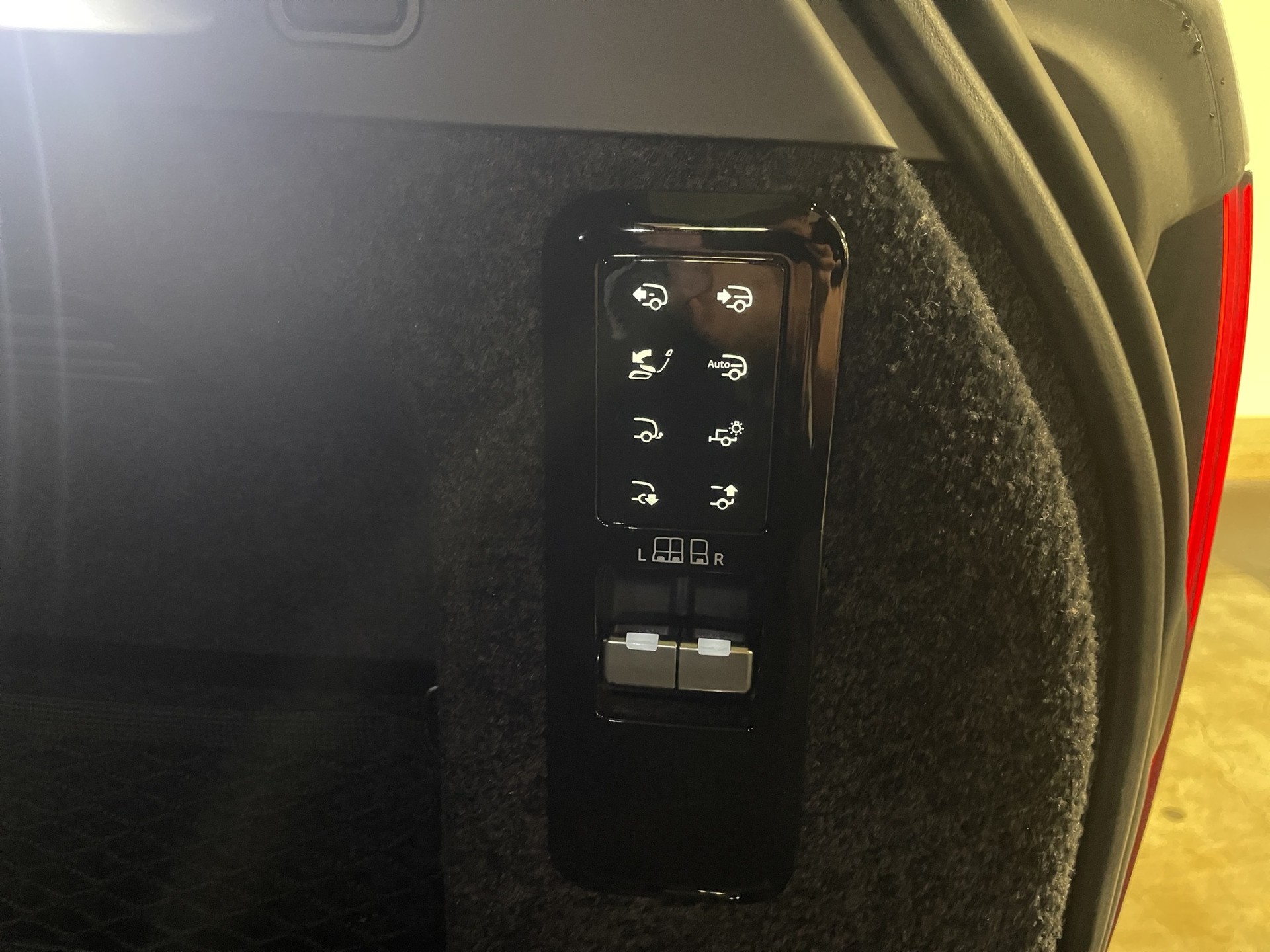LAND ROVER Range Rover 3.0 D I6 350 Autobiography-image-15