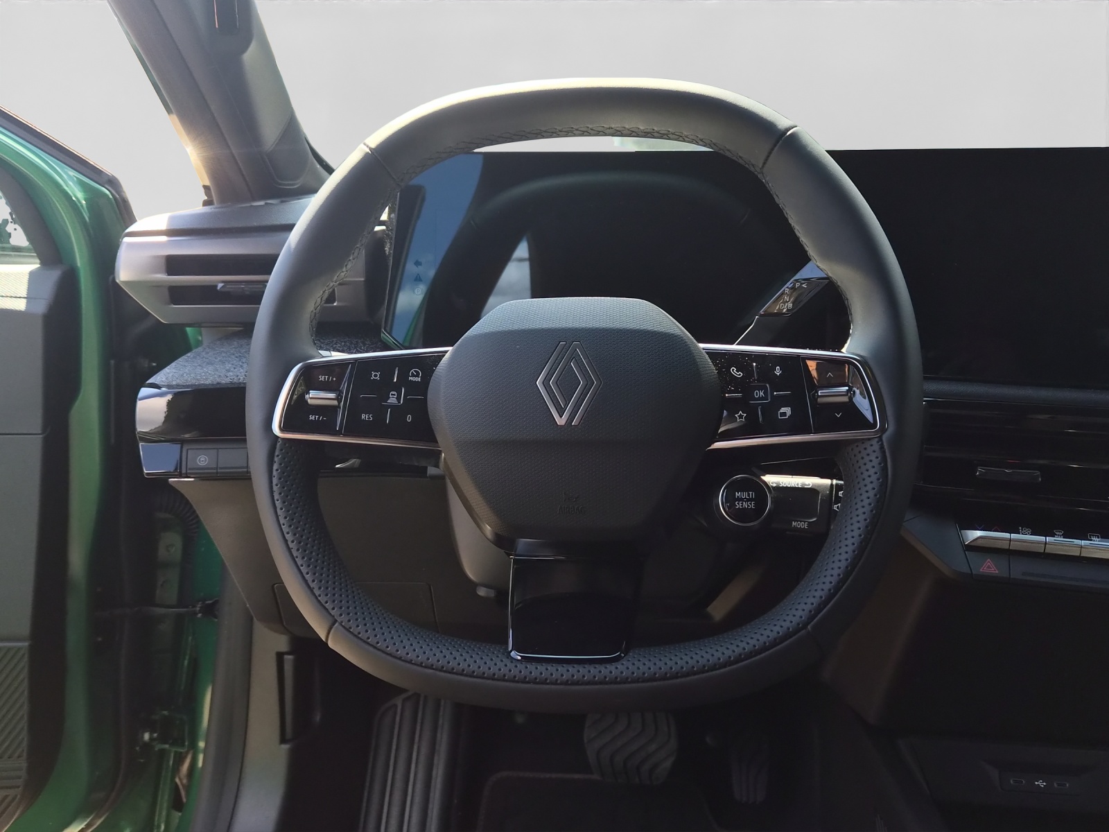 RENAULT Clio 1.8 E-Tech Techno-image-10