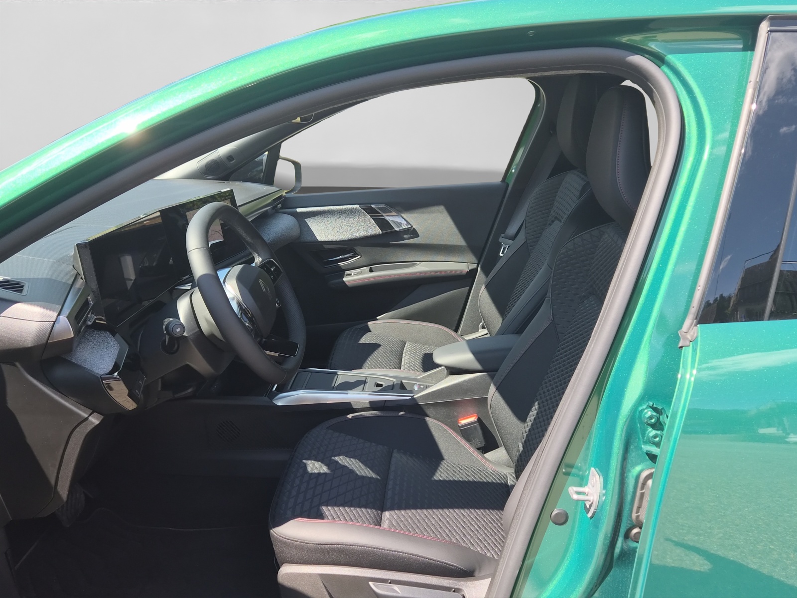 RENAULT Clio 1.8 E-Tech Techno-image-8