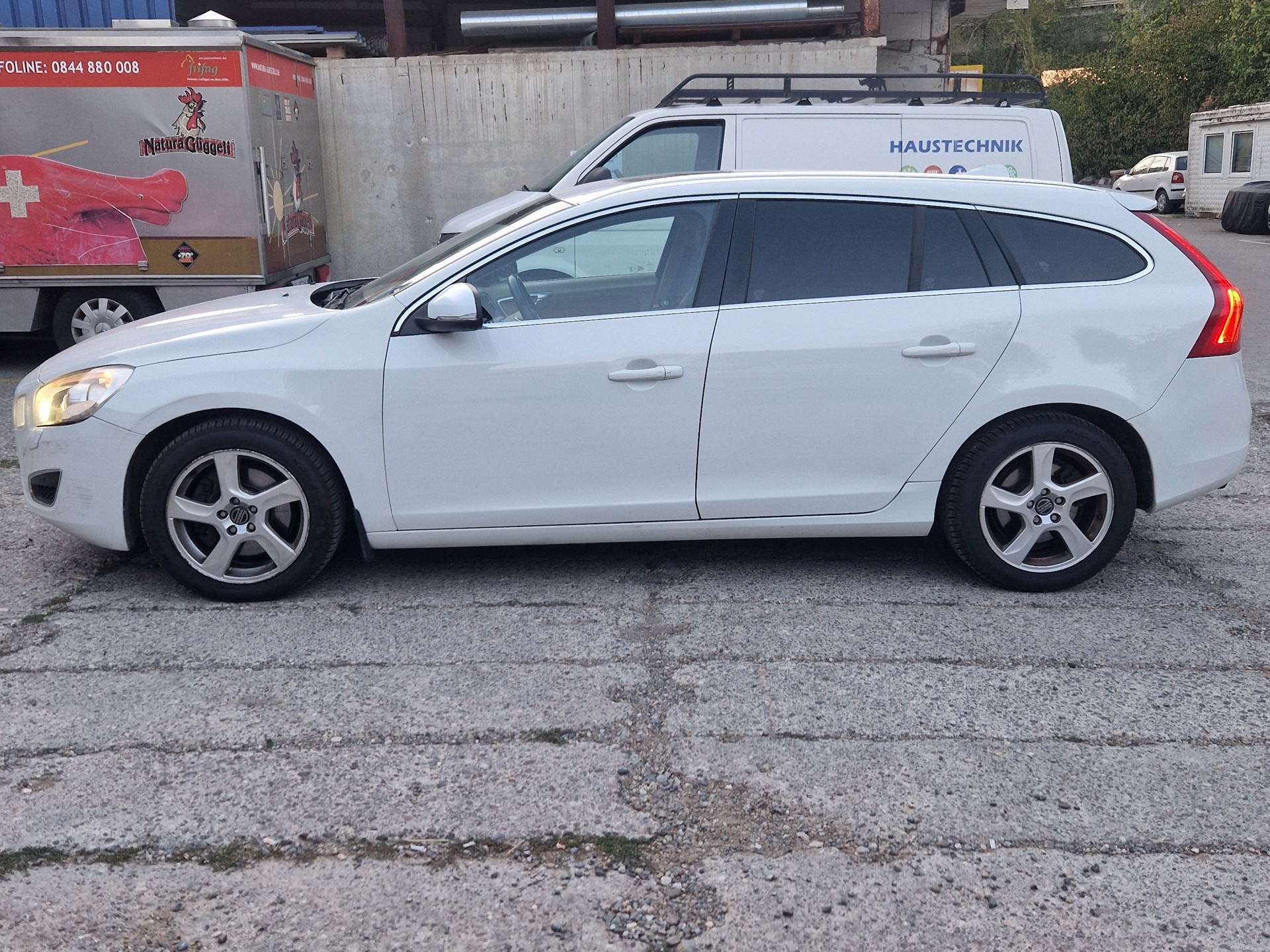 VOLVO V60 T5 R-Design Powershift-image-7