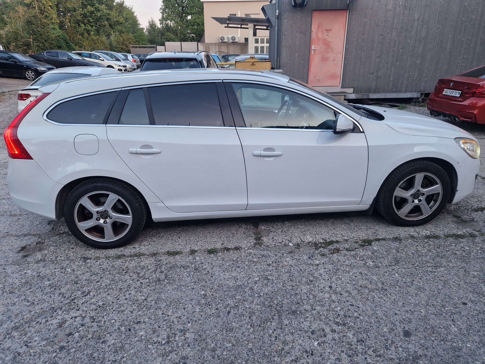 VOLVO V60 T5 R-Design Powershift-image-3