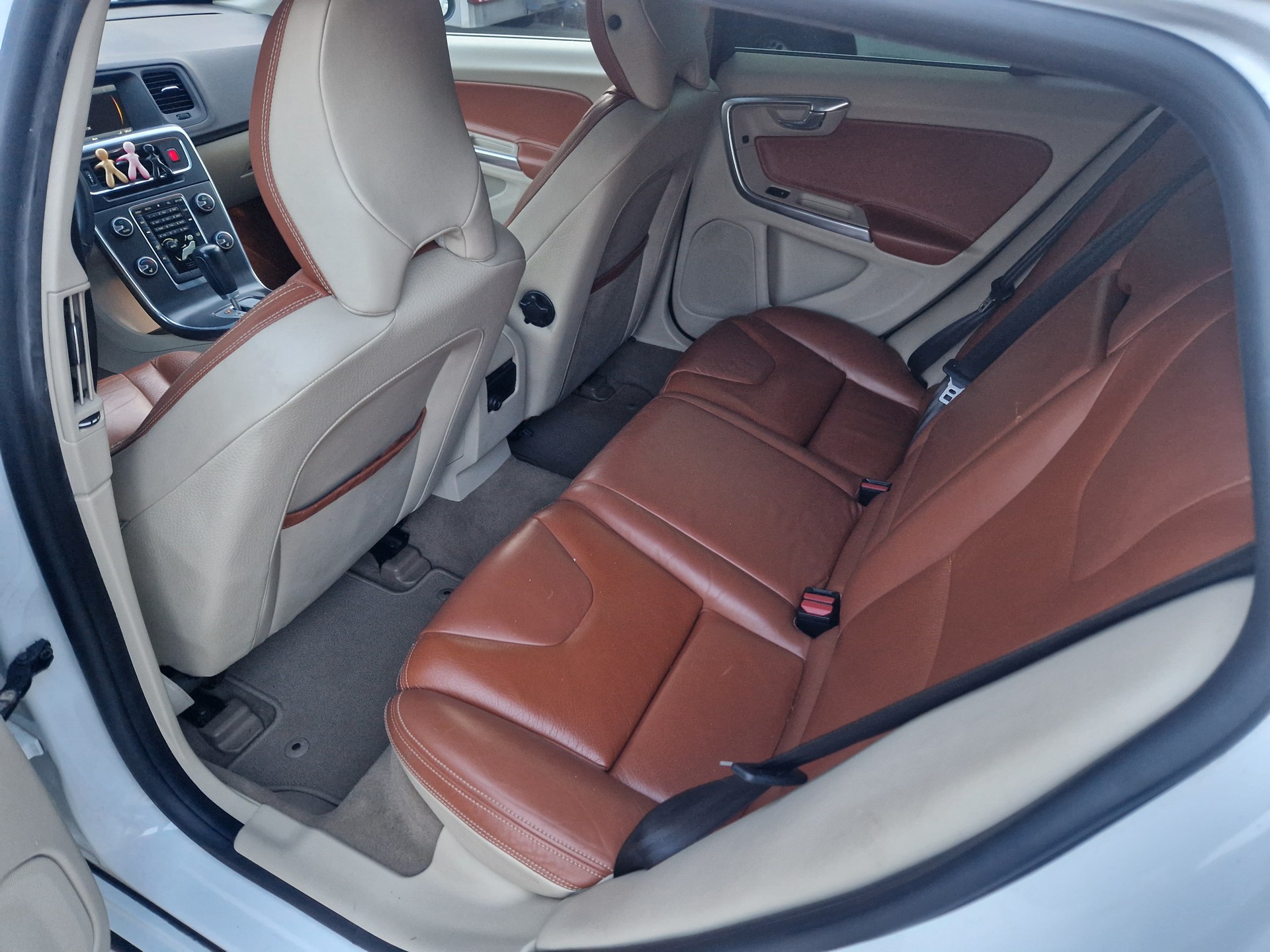 VOLVO V60 T5 R-Design Powershift-image-8