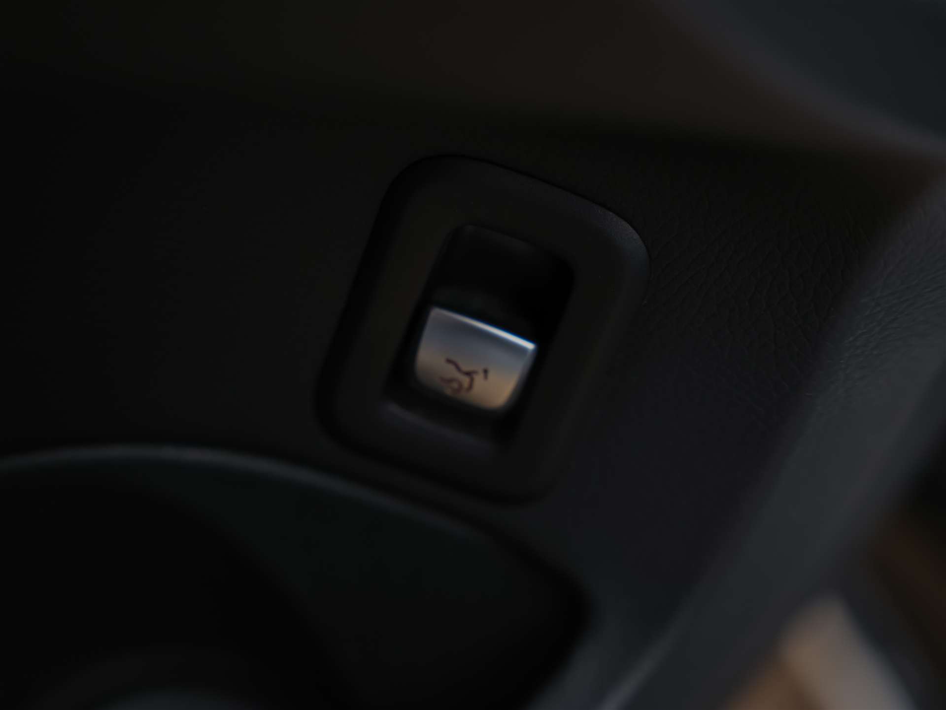 MERCEDES-BENZ C 300 Avantgarde 9G-Tronic *Sitzheizung*Rückfahrkamera*Multibeam LED Scheinwerfer*-image-23