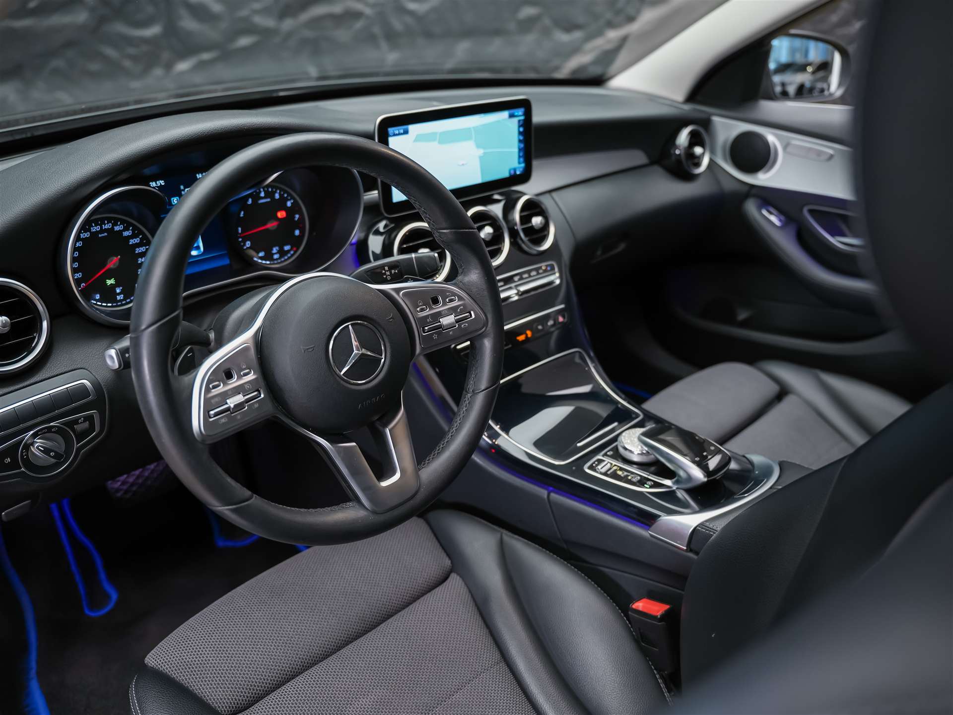 MERCEDES-BENZ C 300 Avantgarde 9G-Tronic *Sitzheizung*Rückfahrkamera*Multibeam LED Scheinwerfer*-image-7