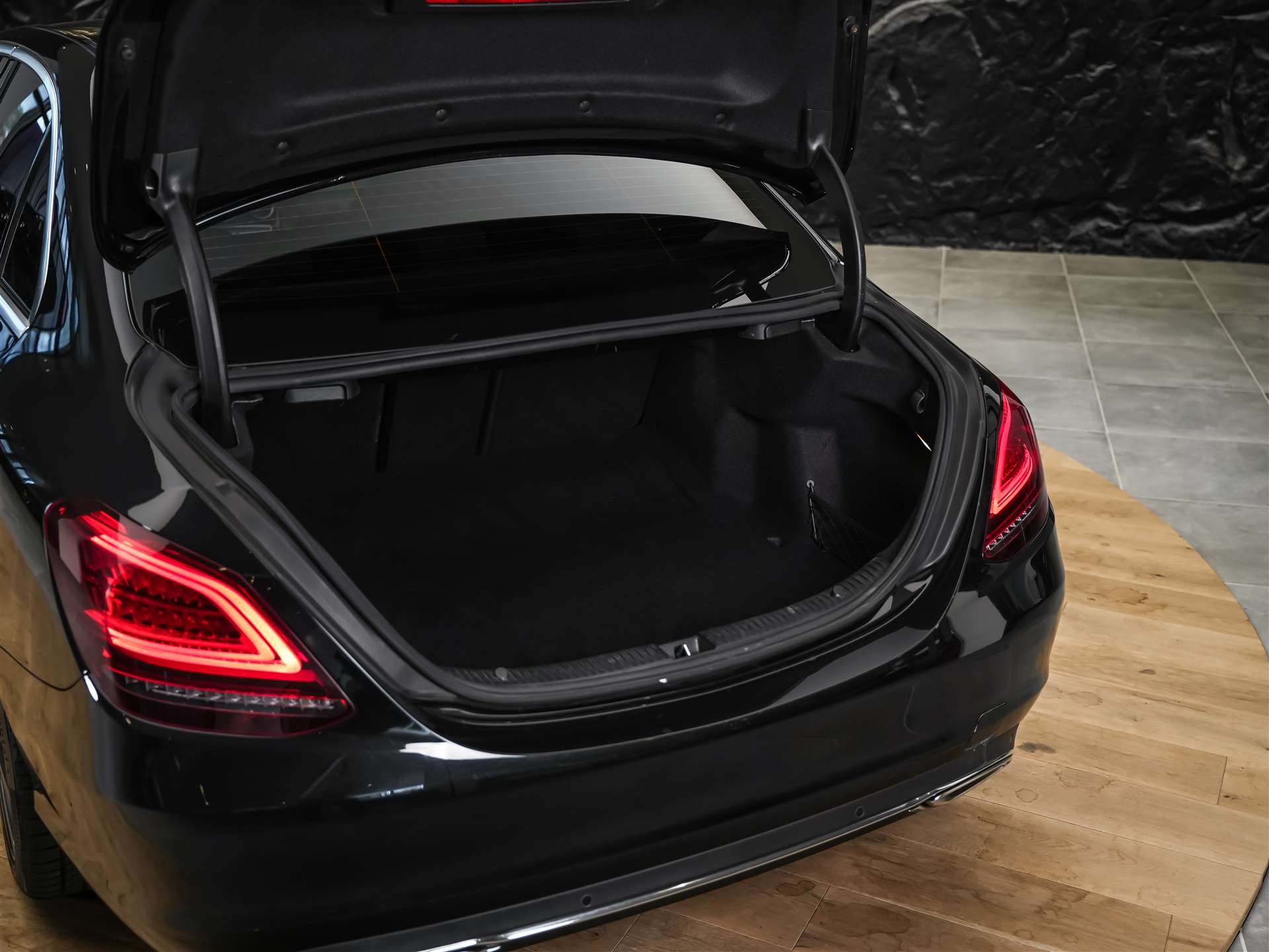 MERCEDES-BENZ C 300 Avantgarde 9G-Tronic *Sitzheizung*Rückfahrkamera*Multibeam LED Scheinwerfer*-image-35