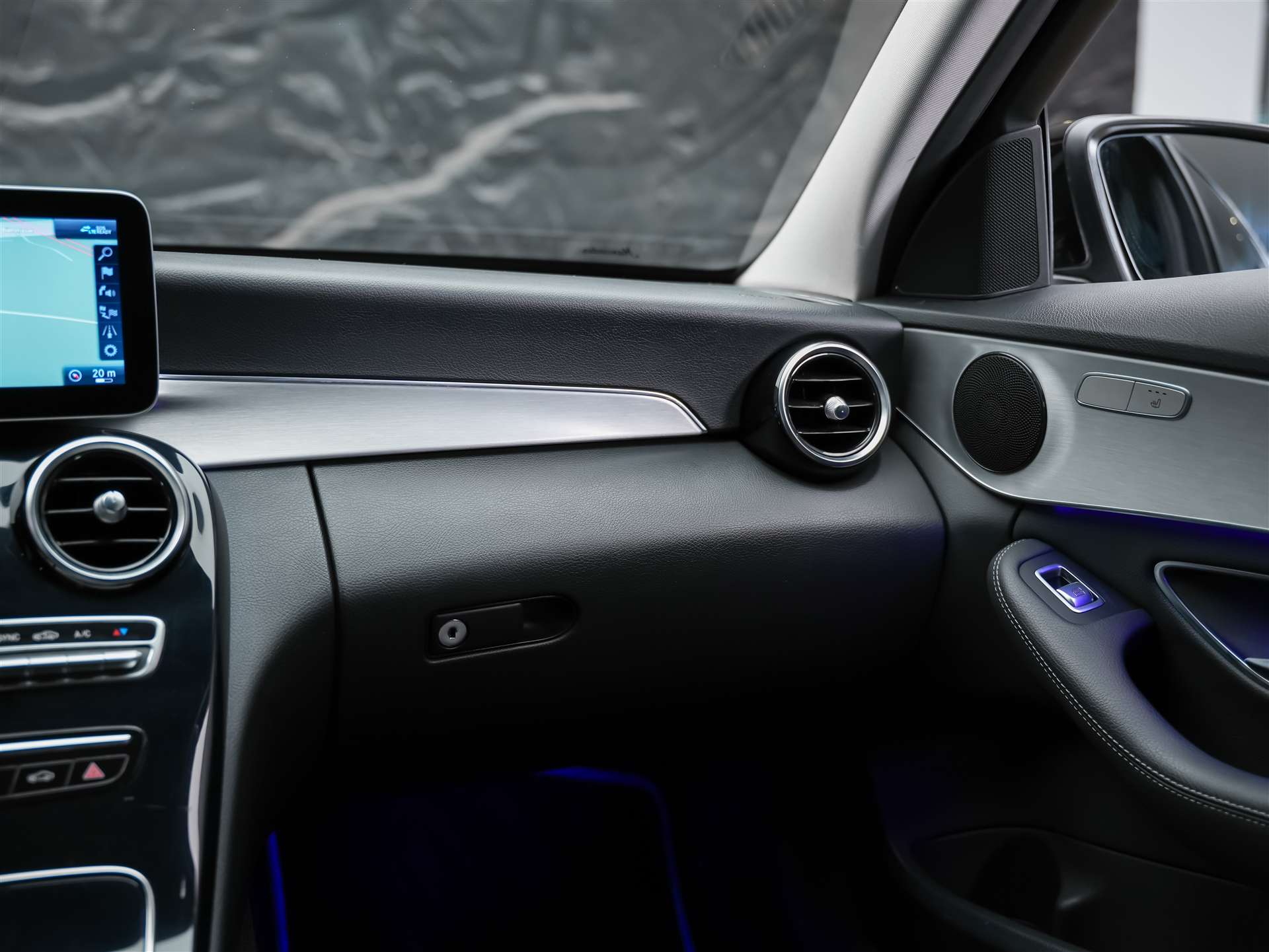 MERCEDES-BENZ C 300 Avantgarde 9G-Tronic *Sitzheizung*Rückfahrkamera*Multibeam LED Scheinwerfer*-image-19