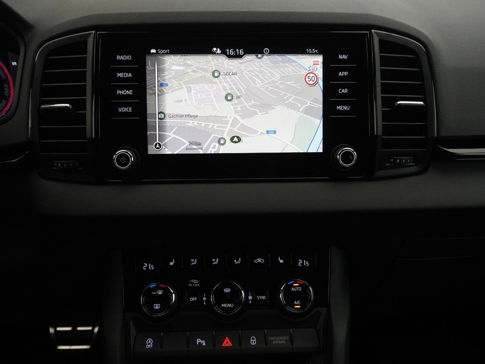 SKODA Karoq 2.0 TSI SportLine DSG 4x4-image-13