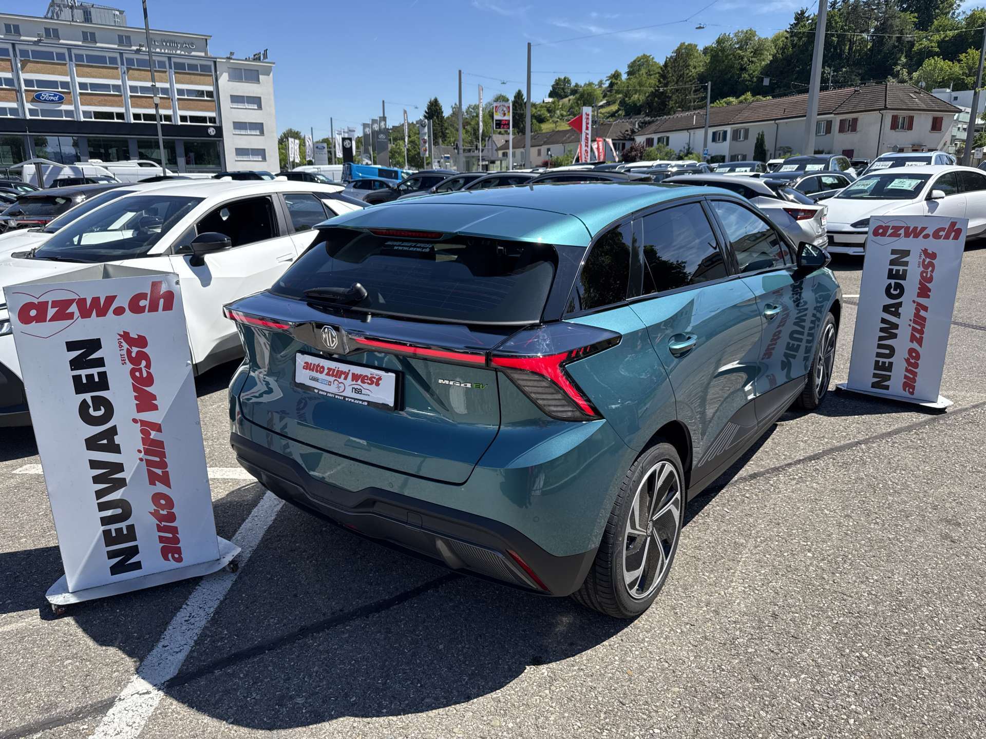 MG 4 EV 64kWh Premium Facelift Automat-image-2