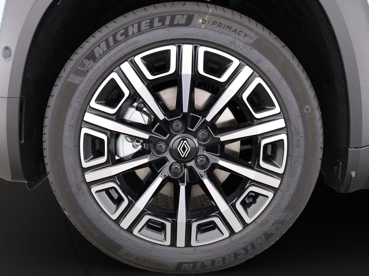 RENAULT R4 E-Tech Comfort Range iconic-image-3