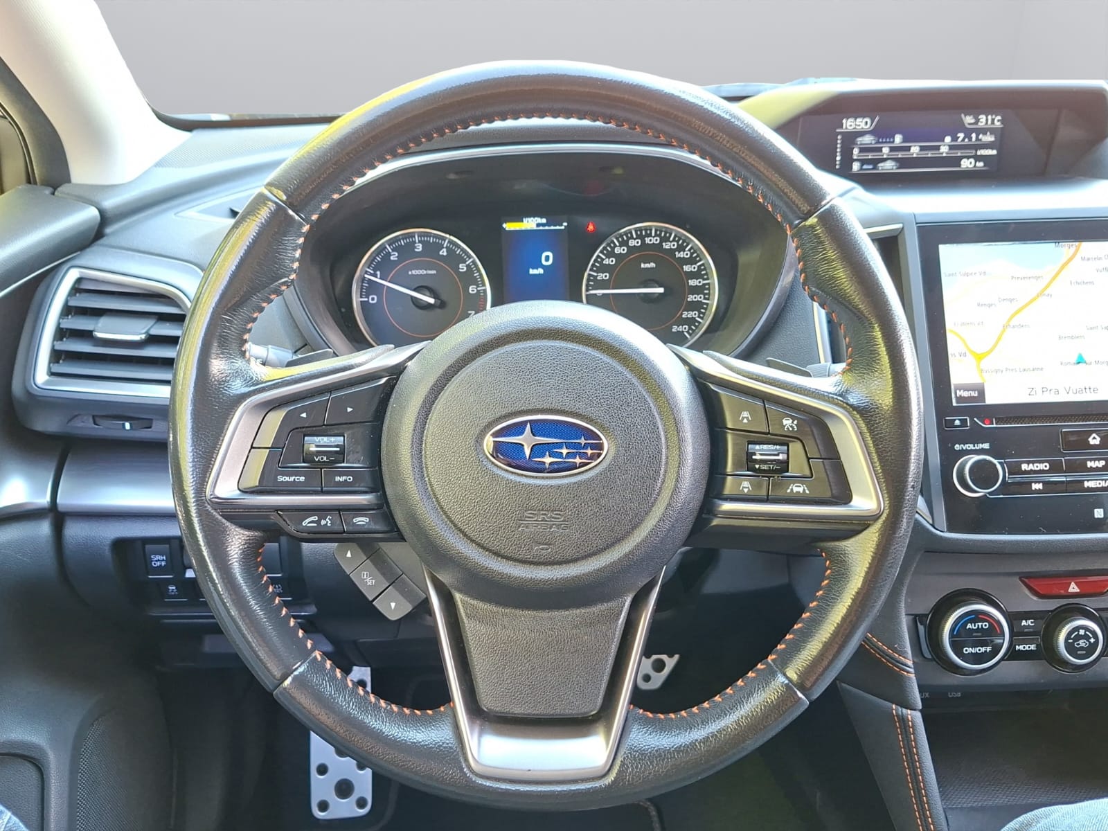 SUBARU XV 2.0 Luxury AWD Lineartronic-image-12