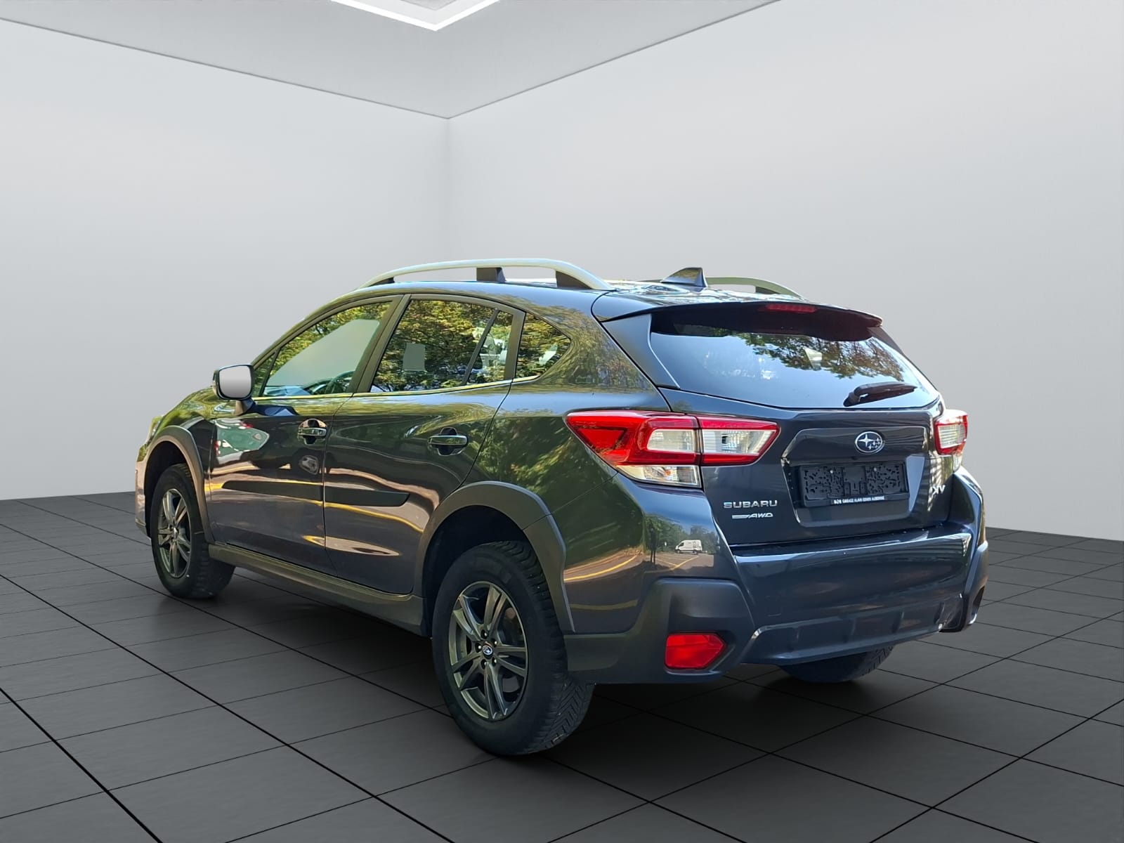 SUBARU XV 2.0 Luxury AWD Lineartronic-image-3