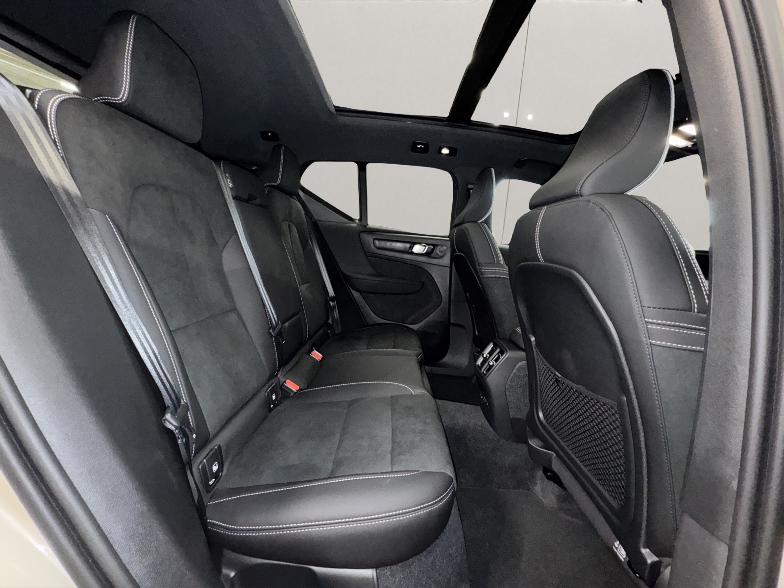 VOLVO EX40 Twin Ultra AWD-image-9