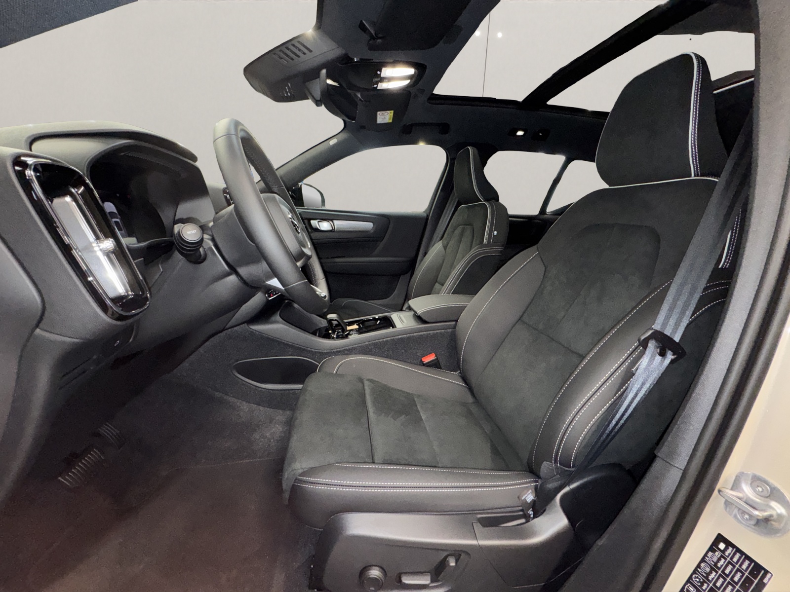 VOLVO EX40 Twin Ultra AWD-image-15