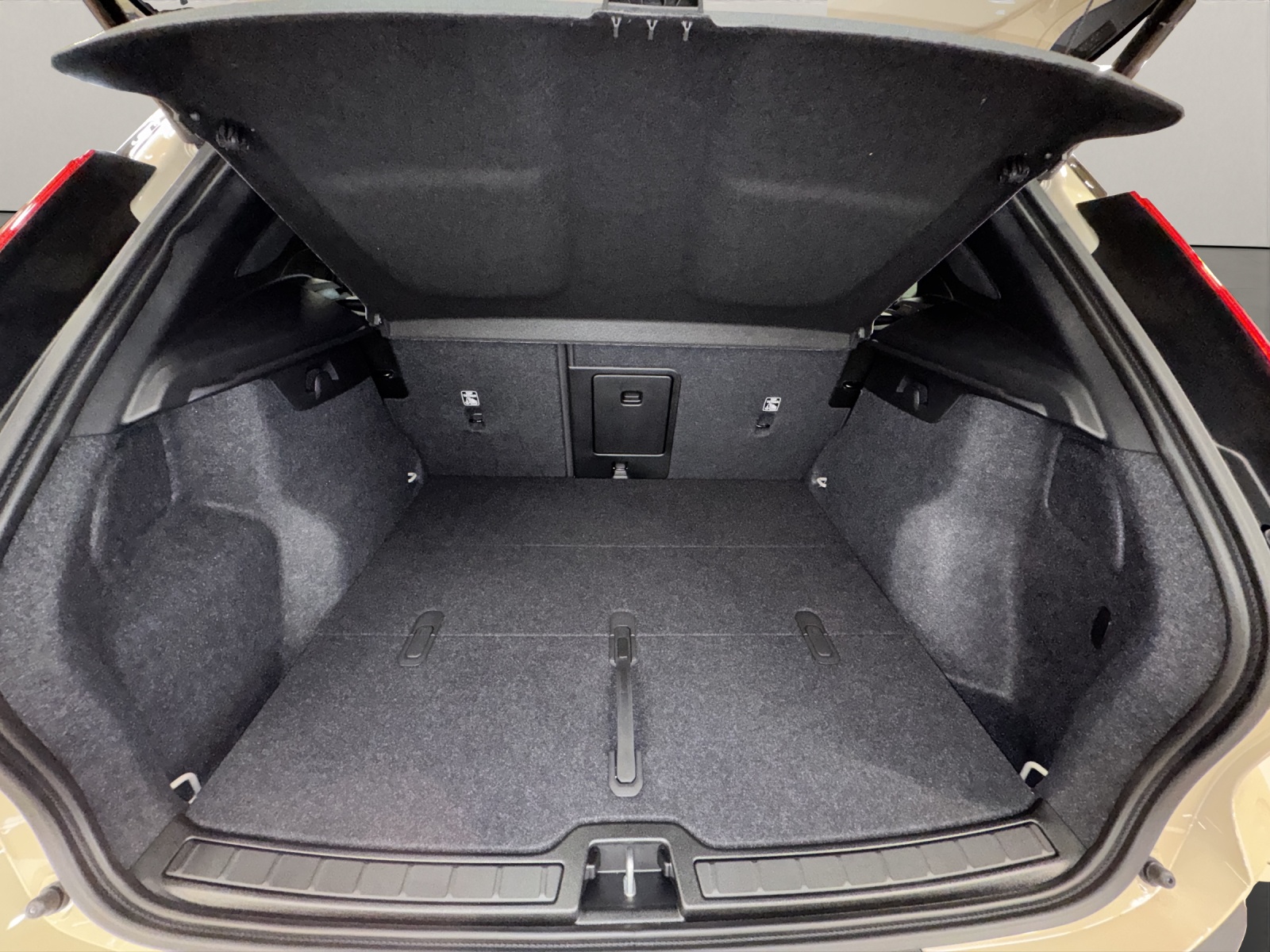 VOLVO EX40 Twin Ultra AWD-image-13
