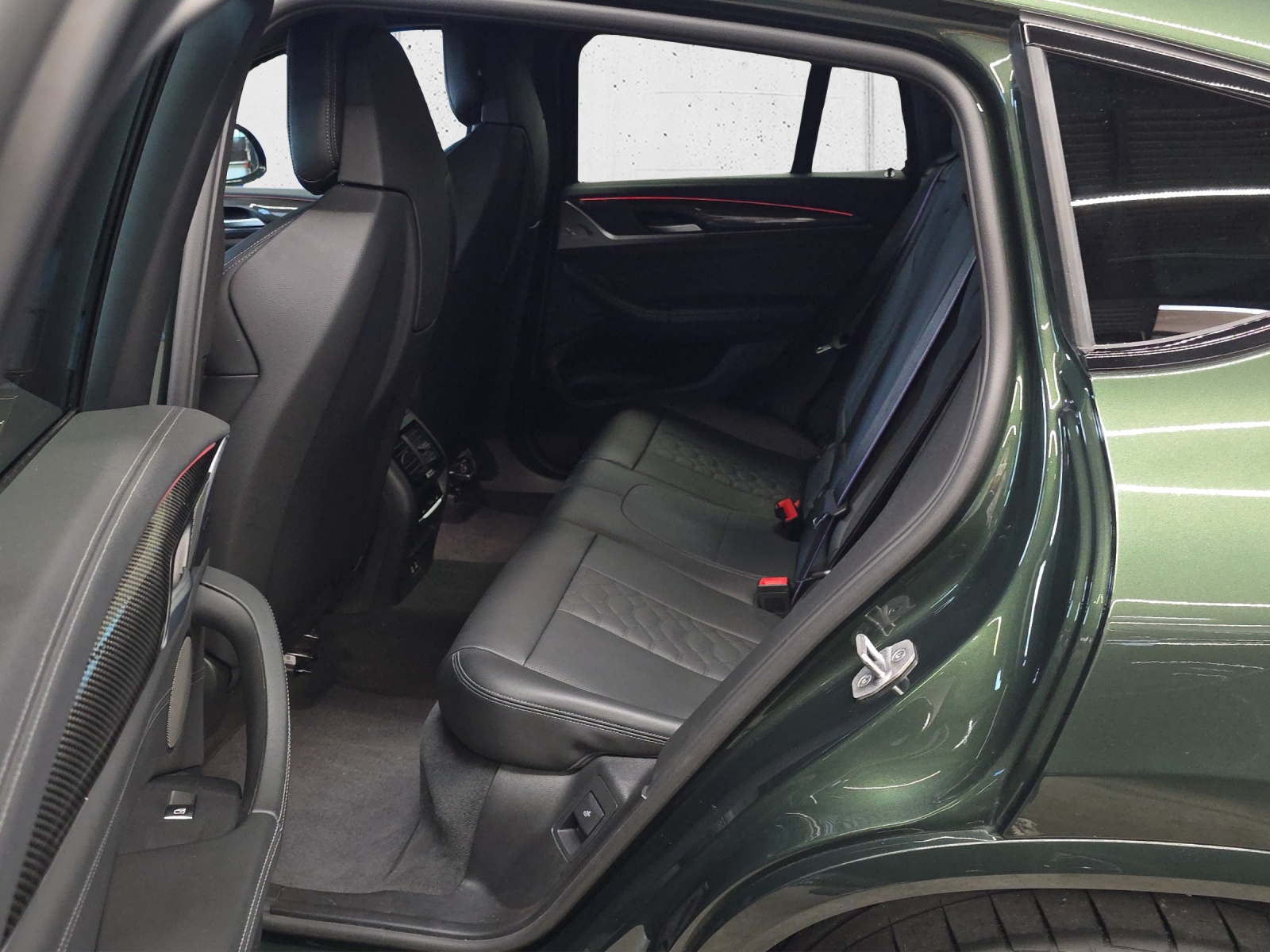 BMW X4M xDrive M Competition-image-13