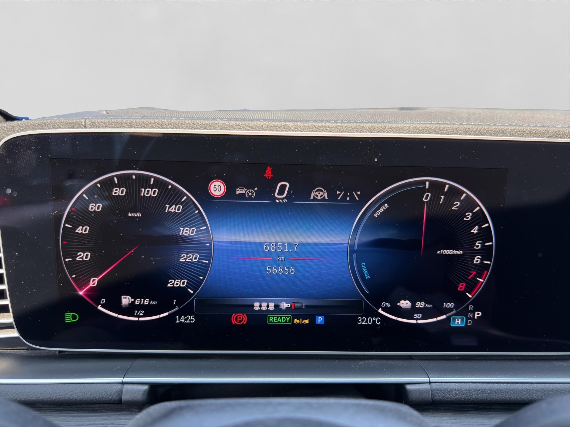 MERCEDES-BENZ GLE 400 e AMG Line 4matic Coupé-image-3