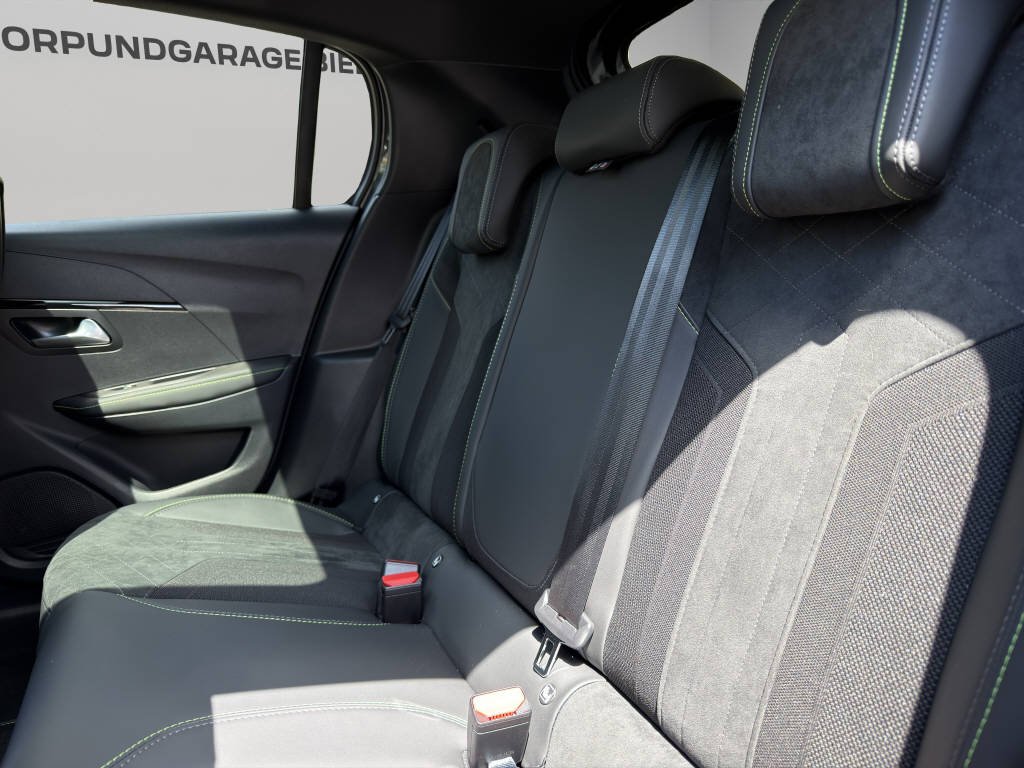 PEUGEOT 208 1.2 PureTech 130 GT-image-6