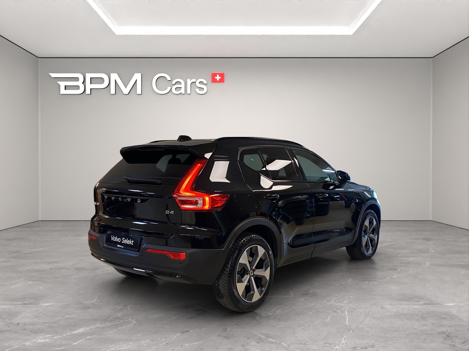 VOLVO XC40 2.0 B4 MH Plus Dark-image-3