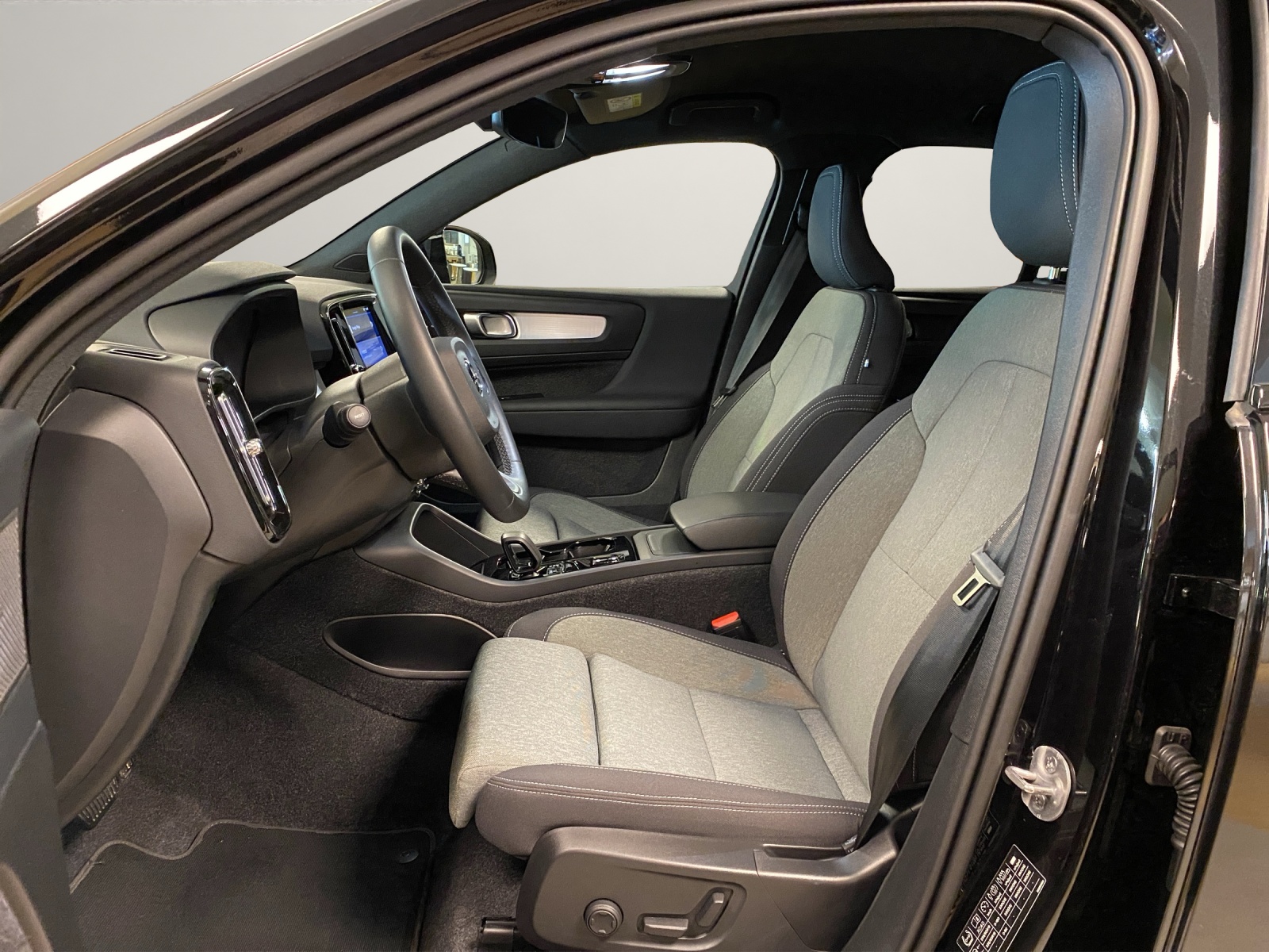 Image VOLVO XC40 XC40 2.0 B4 MH Plus Dark