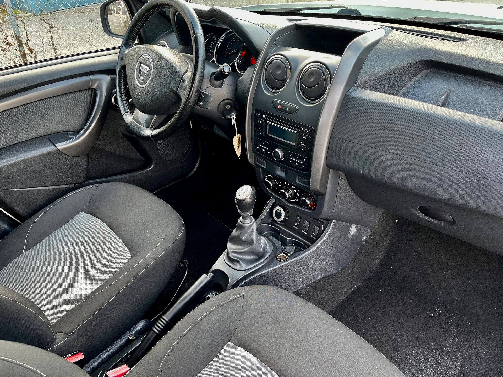 DACIA Duster 1.2 T Privilège 4x4-image-13