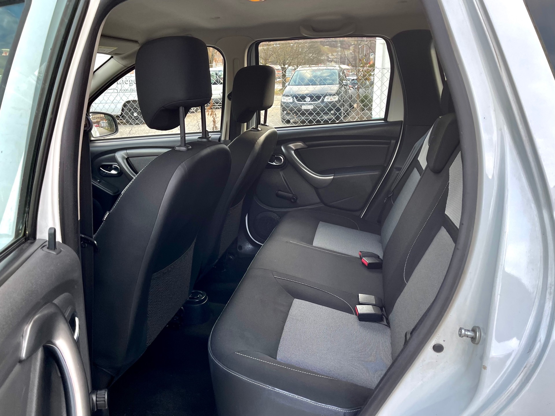 DACIA Duster 1.2 T Privilège 4x4-image-19