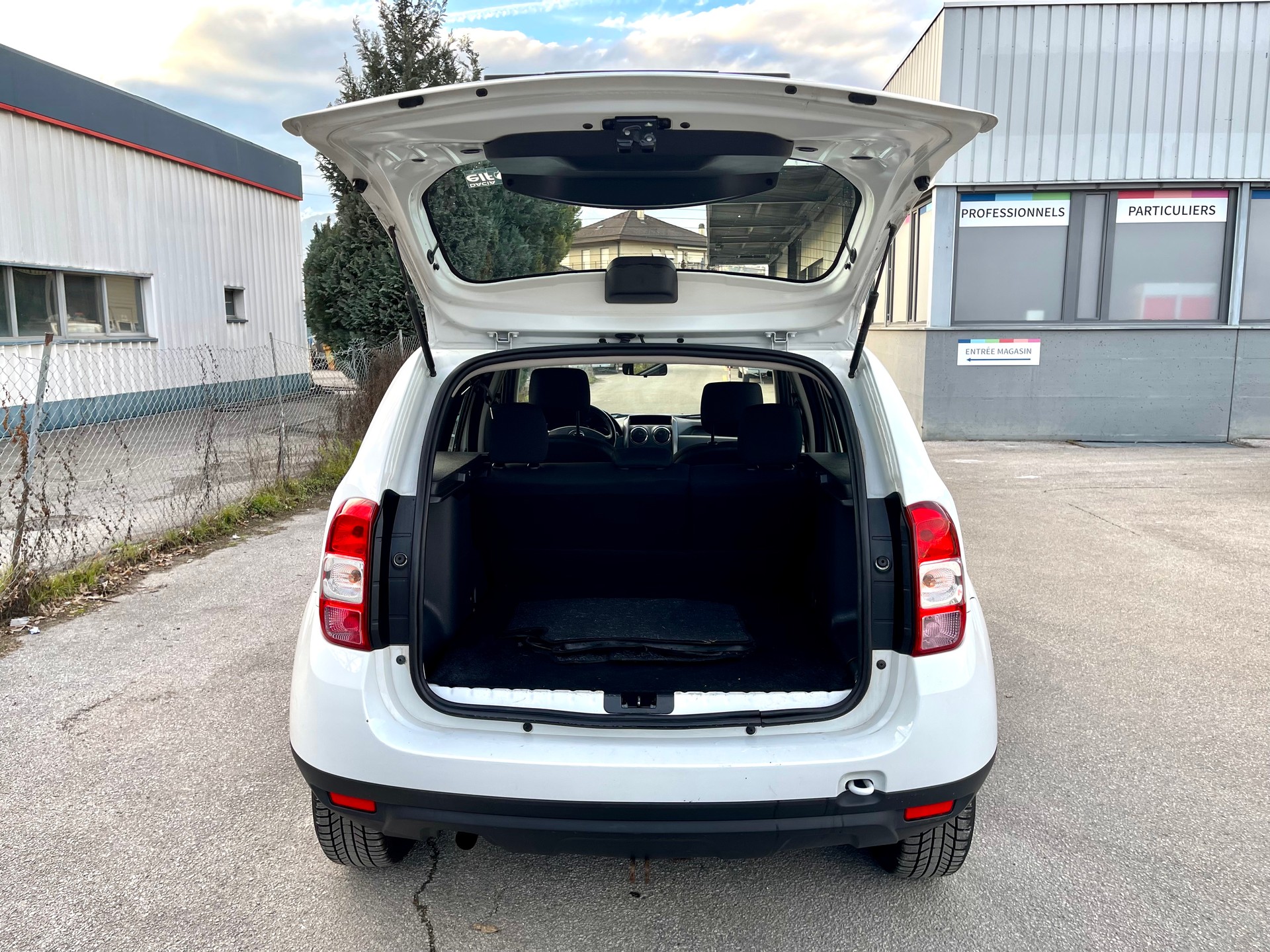 DACIA Duster 1.2 T Privilège 4x4-image-3
