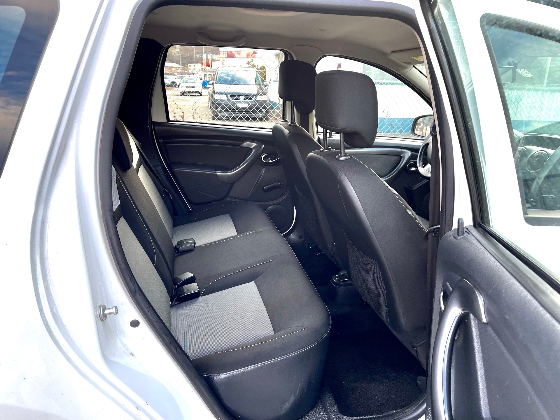 DACIA Duster 1.2 T Privilège 4x4-image-14